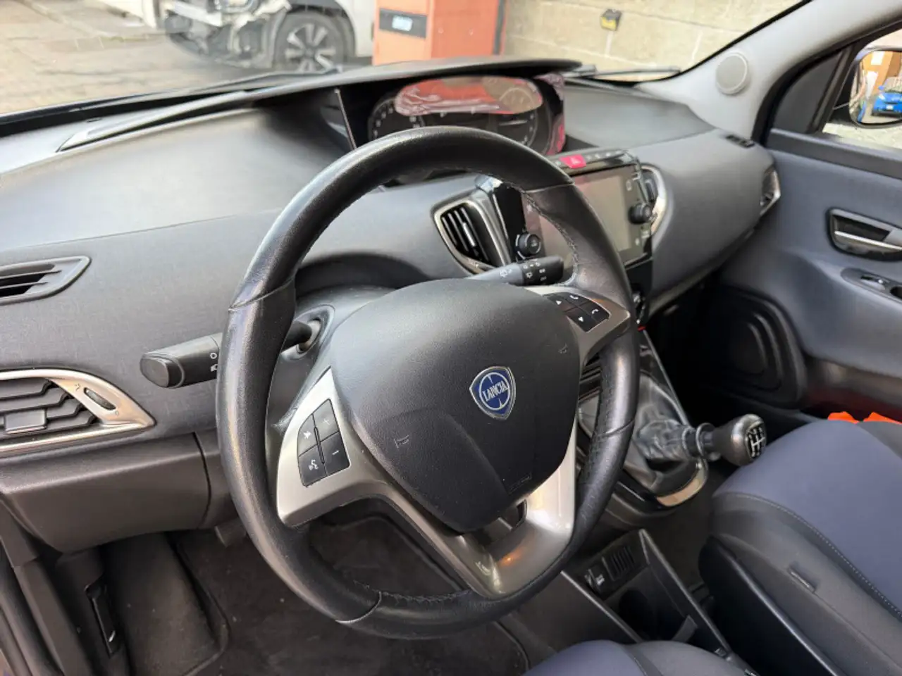 Lancia Ypsilon 2021 — фото 14