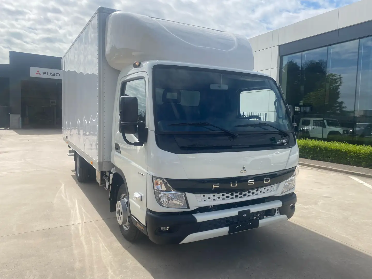 Mitsubishi CANTER 3C15 Blanc - 1