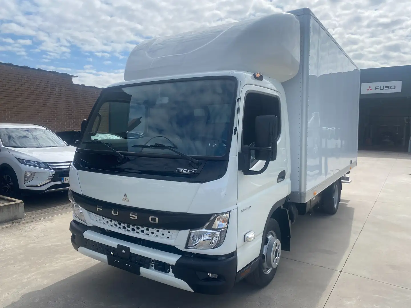 Mitsubishi CANTER 3C15 Blanc - 2