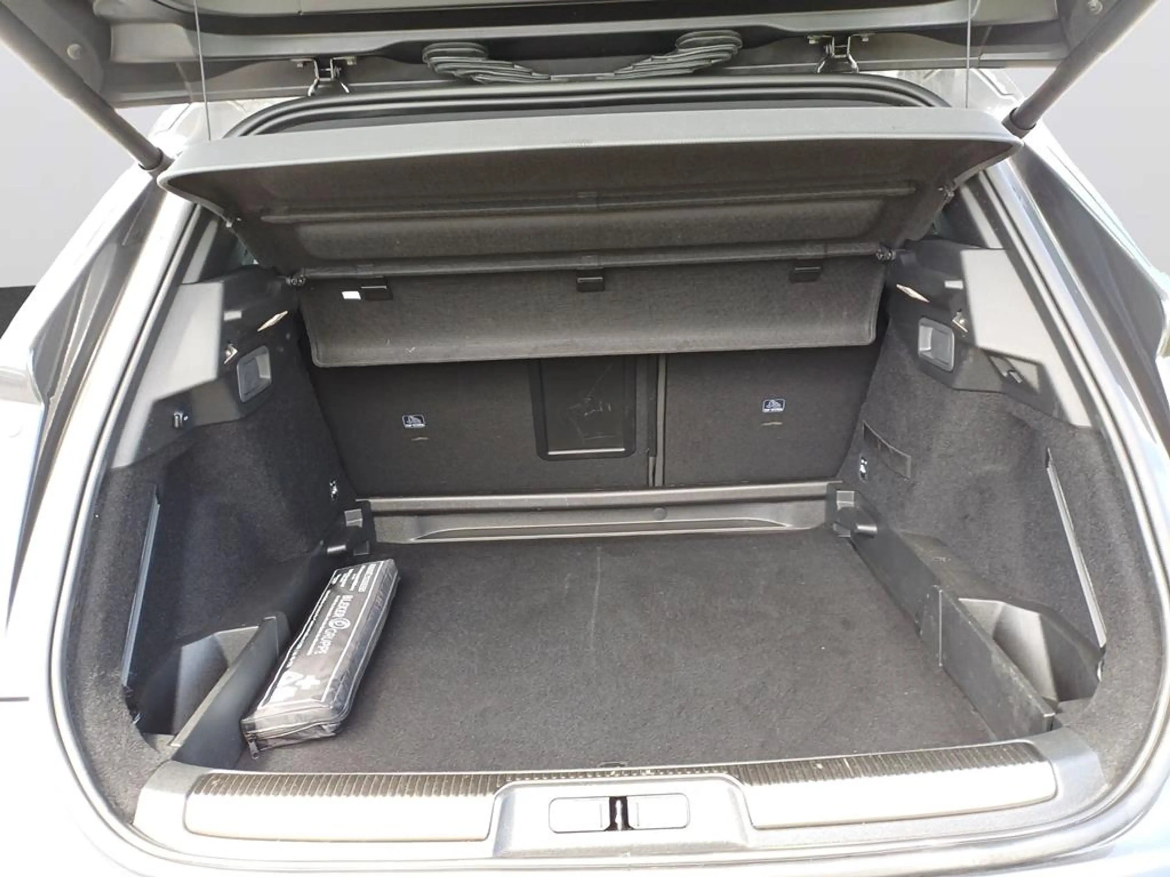 DS Automobiles DS 7 Performance Line+ Blue HDI 130 — photo 8