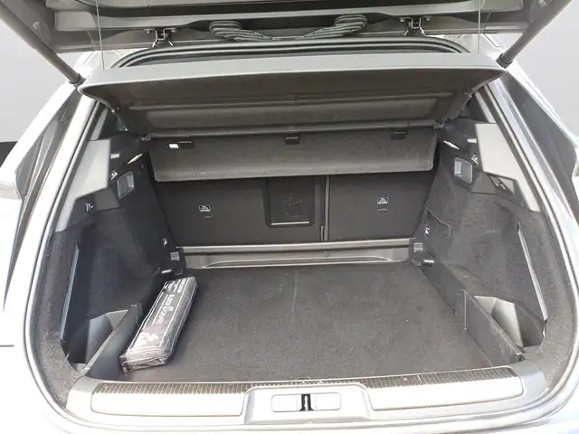 DS Automobiles DS 7 view 9
