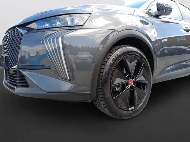 DS Automobiles DS 7 view 11