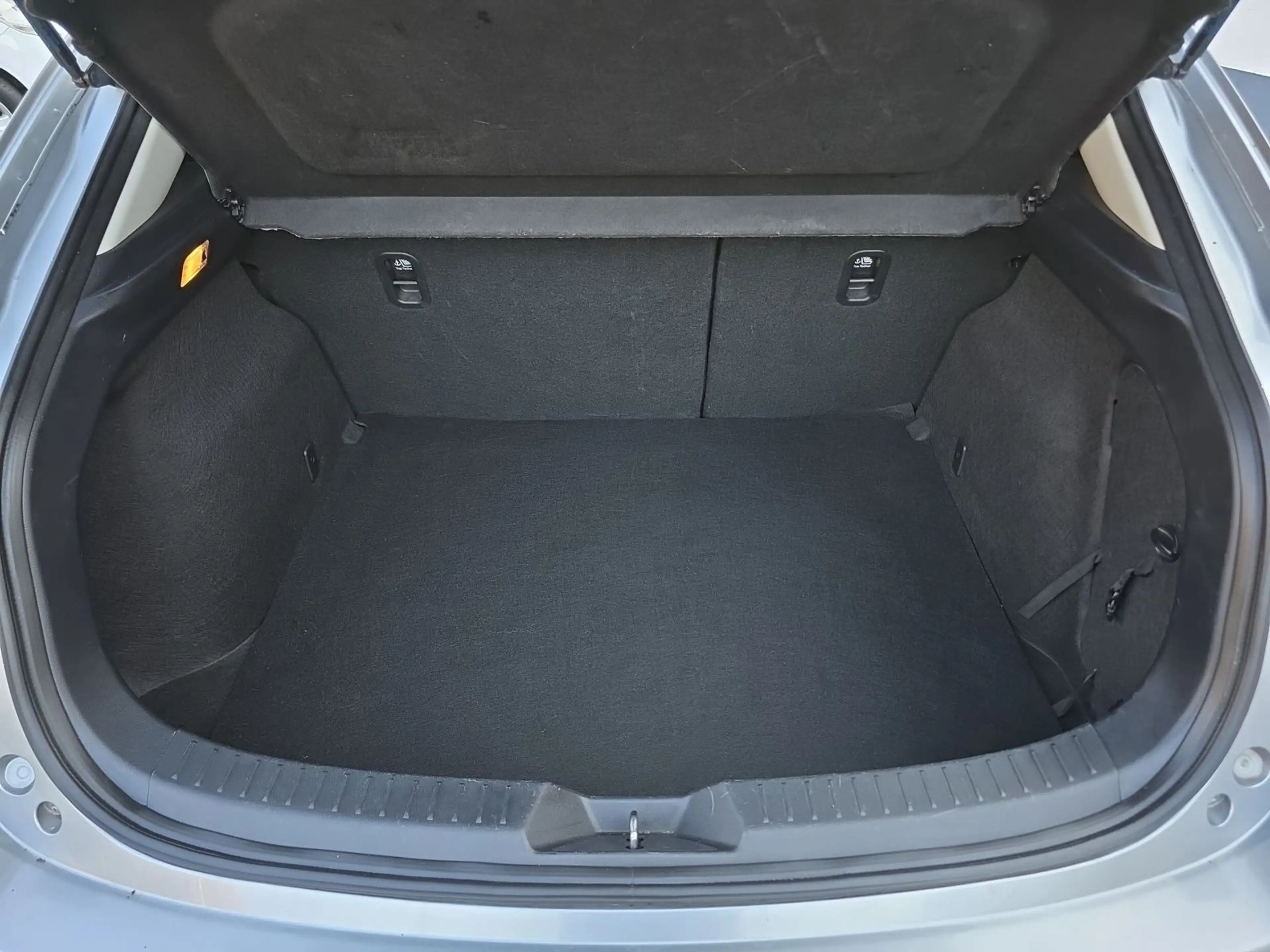 Mazda 3 2.0i 1.Hand Klimaautomatik SHZ Navi PDC — photo 9