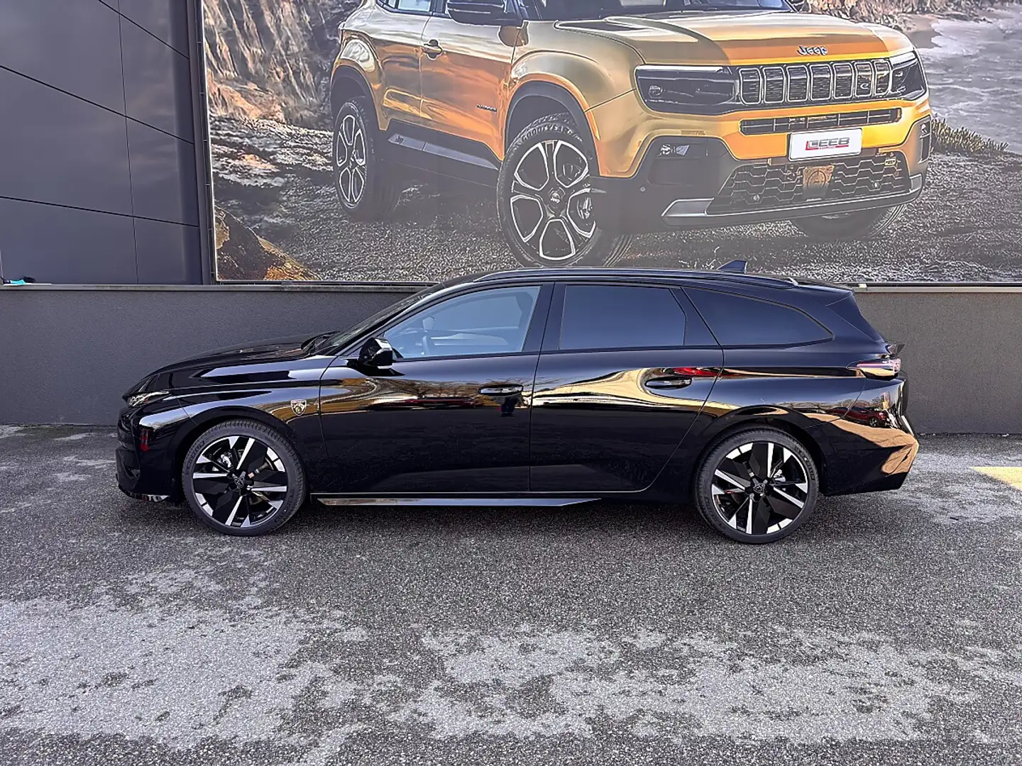 Peugeot 308 SW Hybrid 145 e-DSC6 GT inkl. 360° Vision & Dri... Schwarz - 2