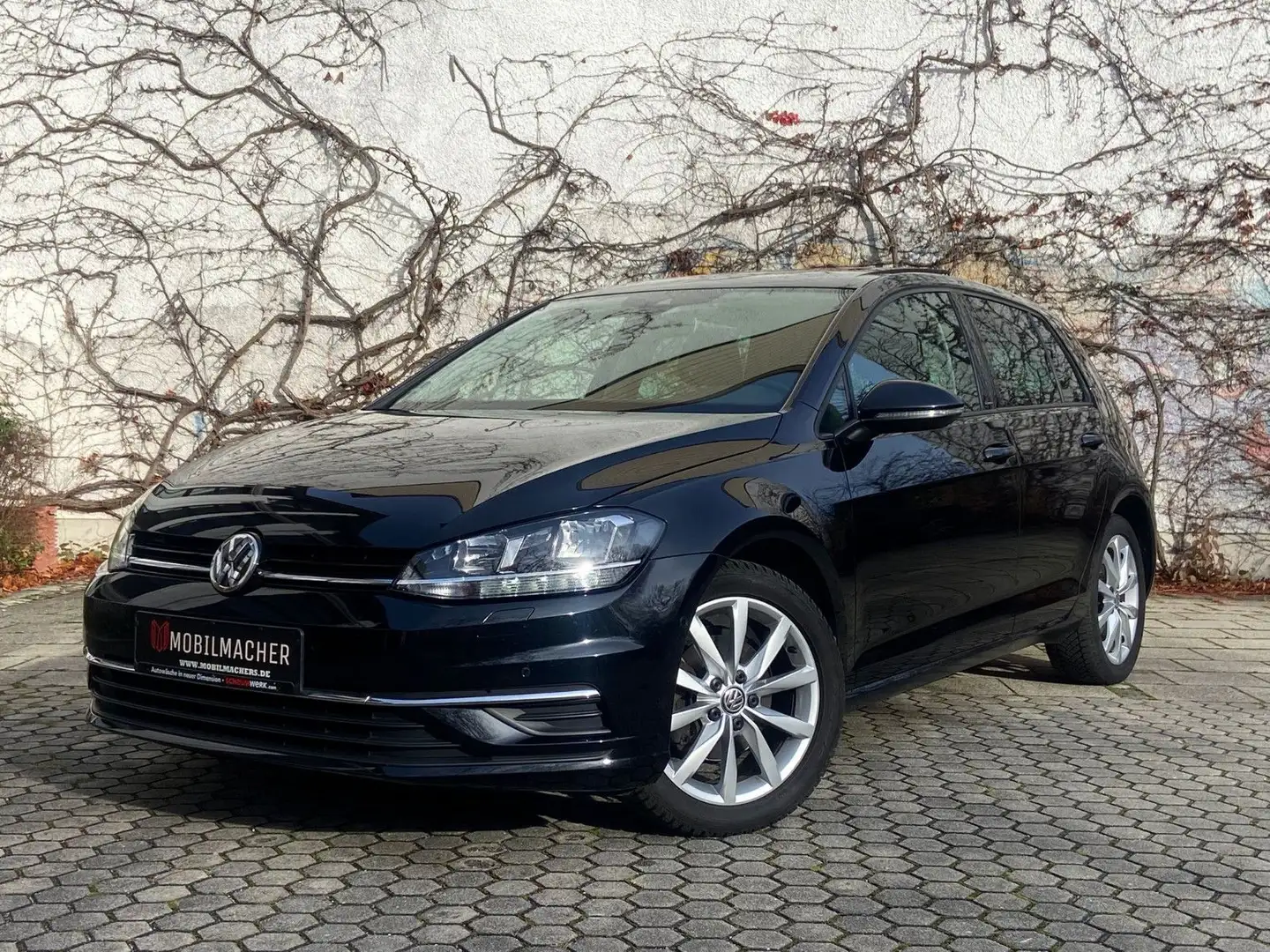 Volkswagen Golf IQ.DRIVE MFL*Abst.Temp*Pano*Lenkr.Heiz*PDC Schwarz - 1