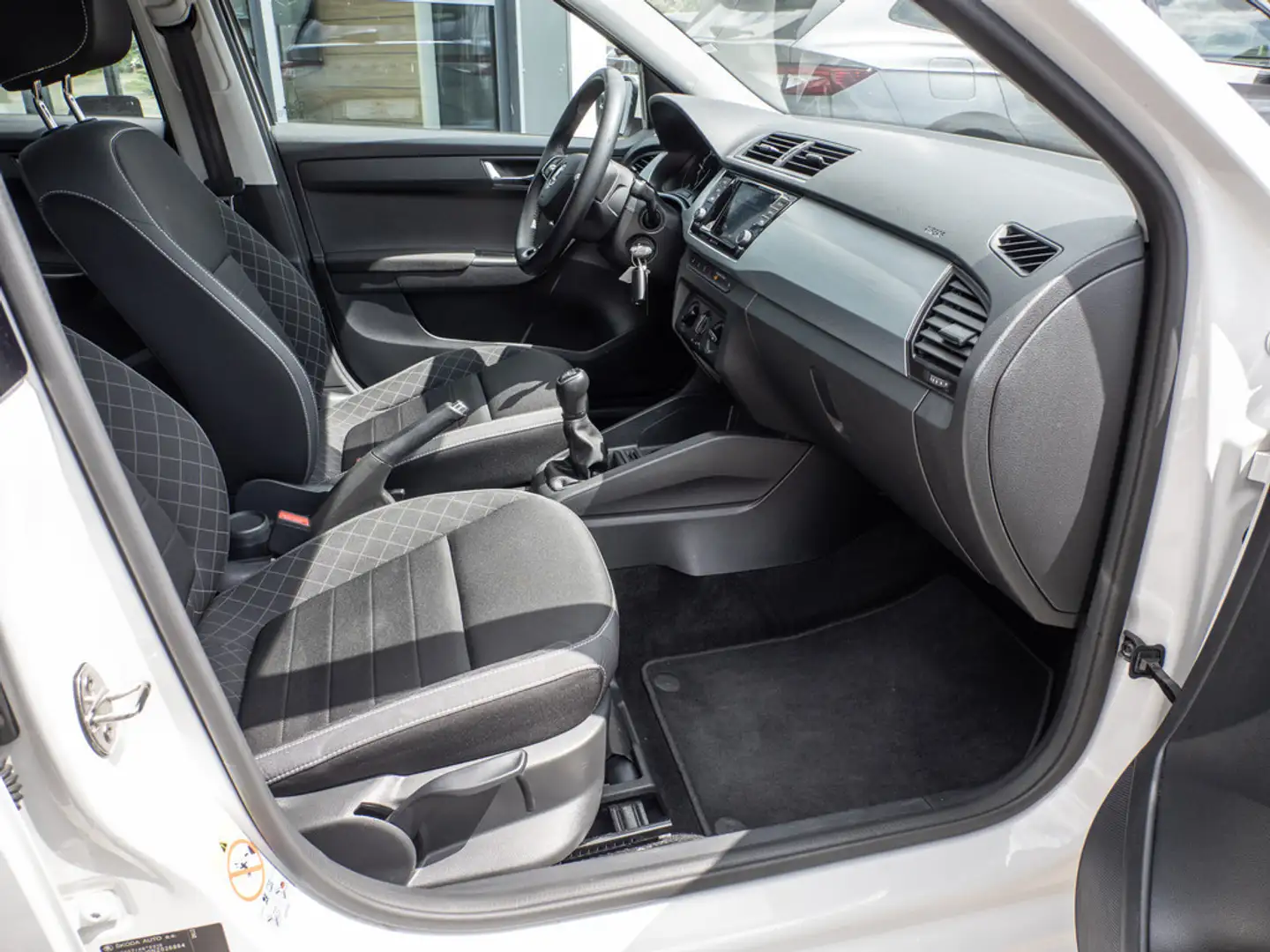 Skoda Fabia Combi 1.0 TSI Ambition KLIMA PDC SHZ Weiß - 2