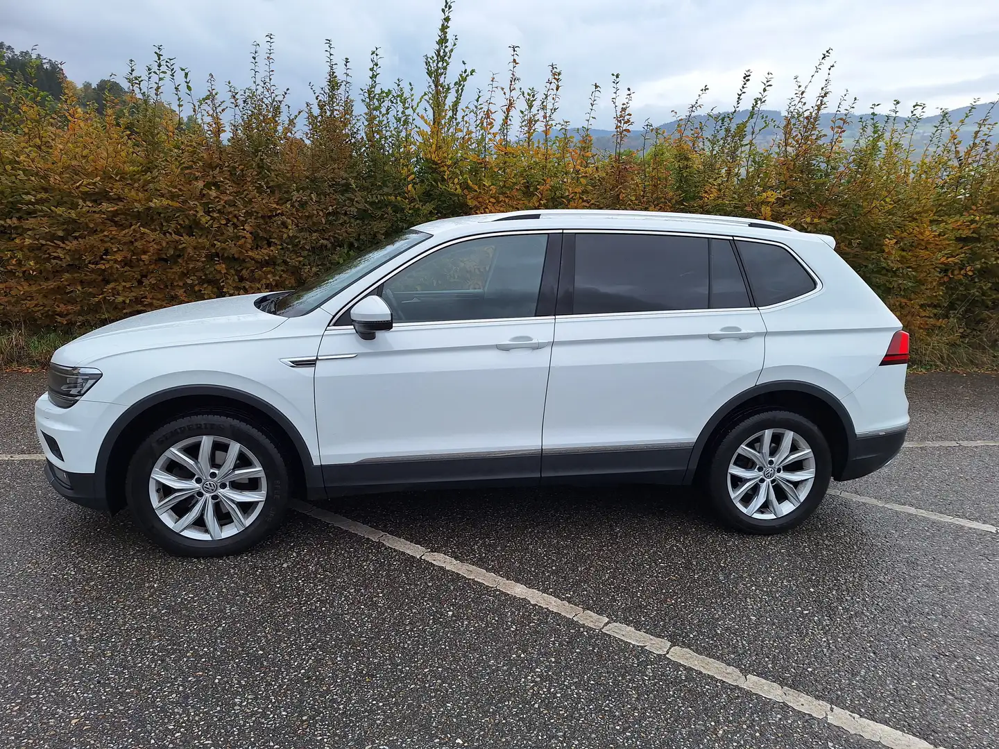 Volkswagen Tiguan Allspace 2,0+TDI+SCR+Highline+7+Sitze Weiß - 1