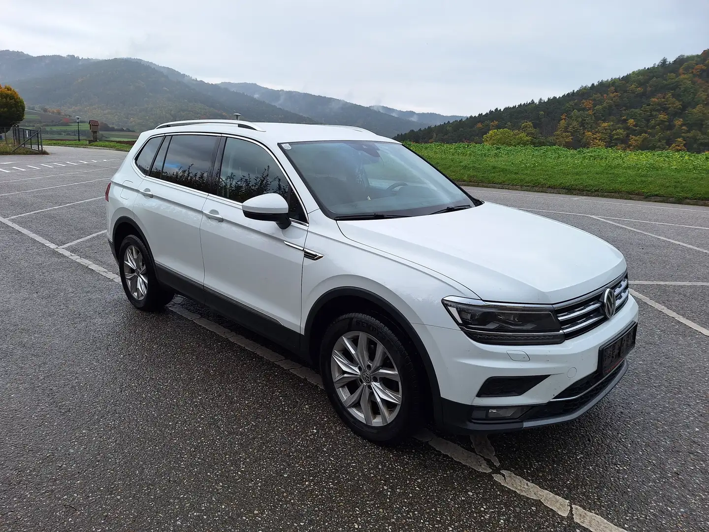 Volkswagen Tiguan Allspace 2,0+TDI+SCR+Highline+7+Sitze Weiß - 2