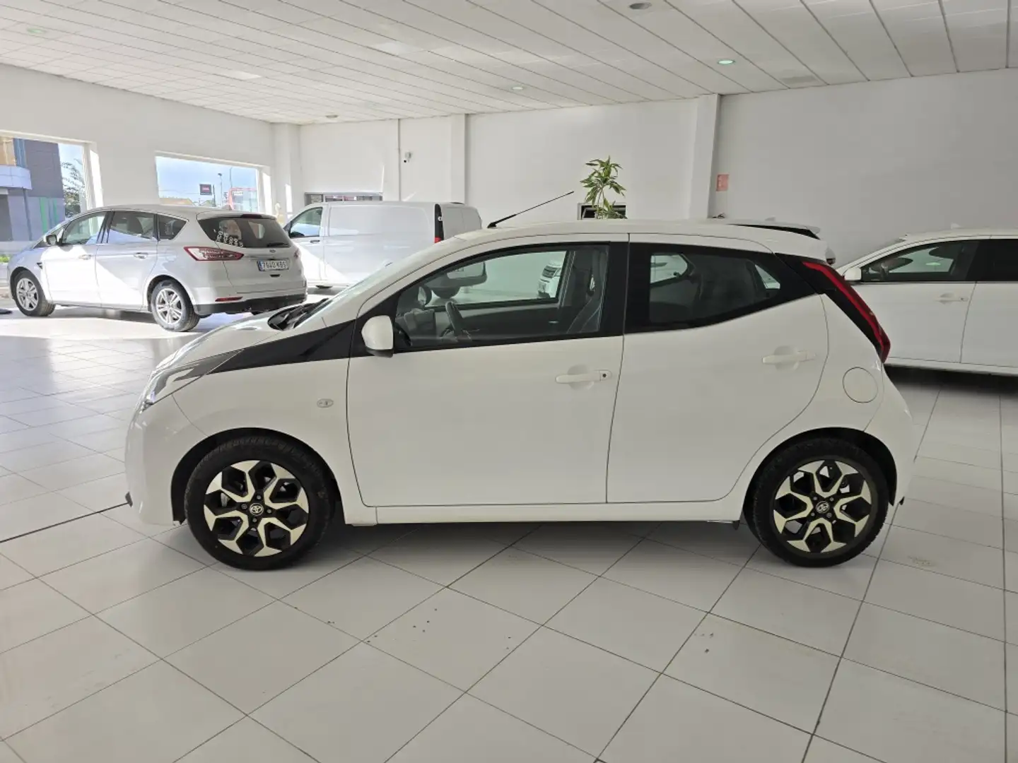 Toyota Aygo 70 x-sport Blanco - 2