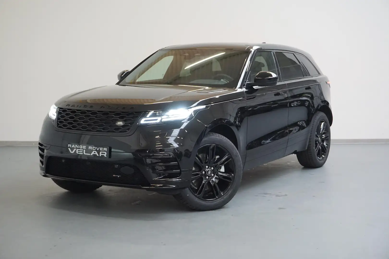 Land Rover Range Rover Velar R-Dynamic Schwarz - 1