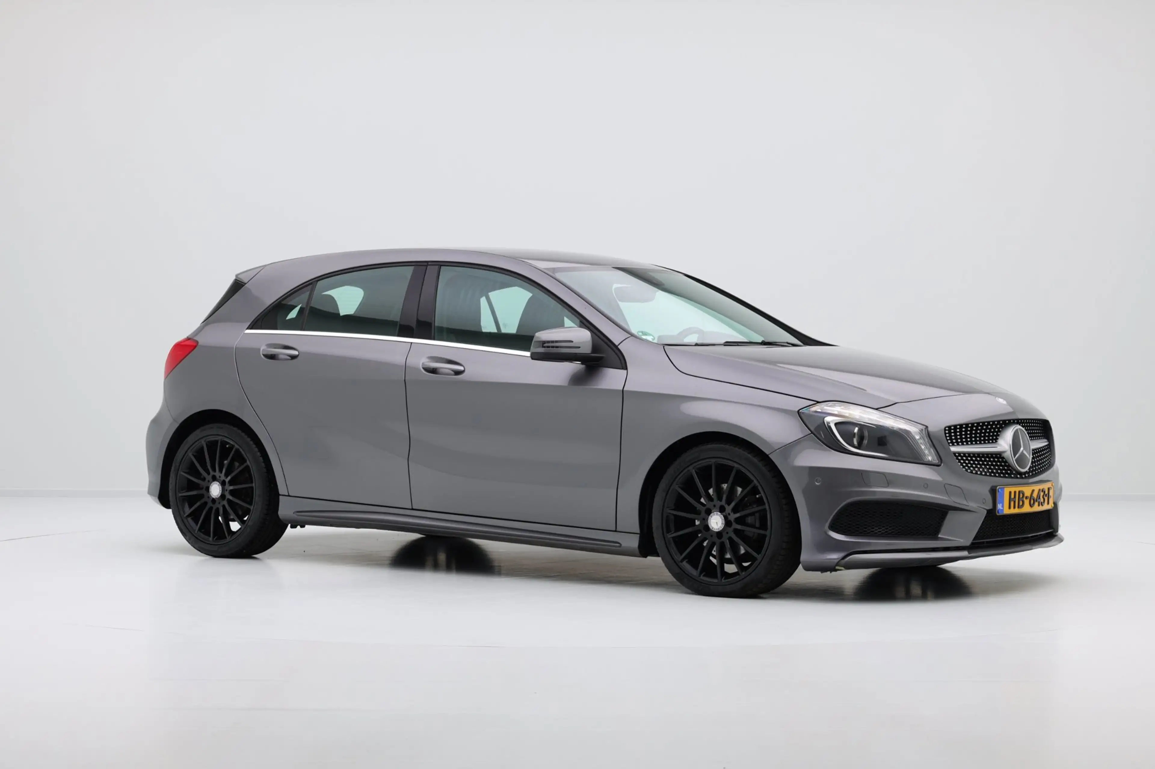Mercedes-Benz A 180 Ambition AMG Xenon|Leder-Alcantara — photo 4