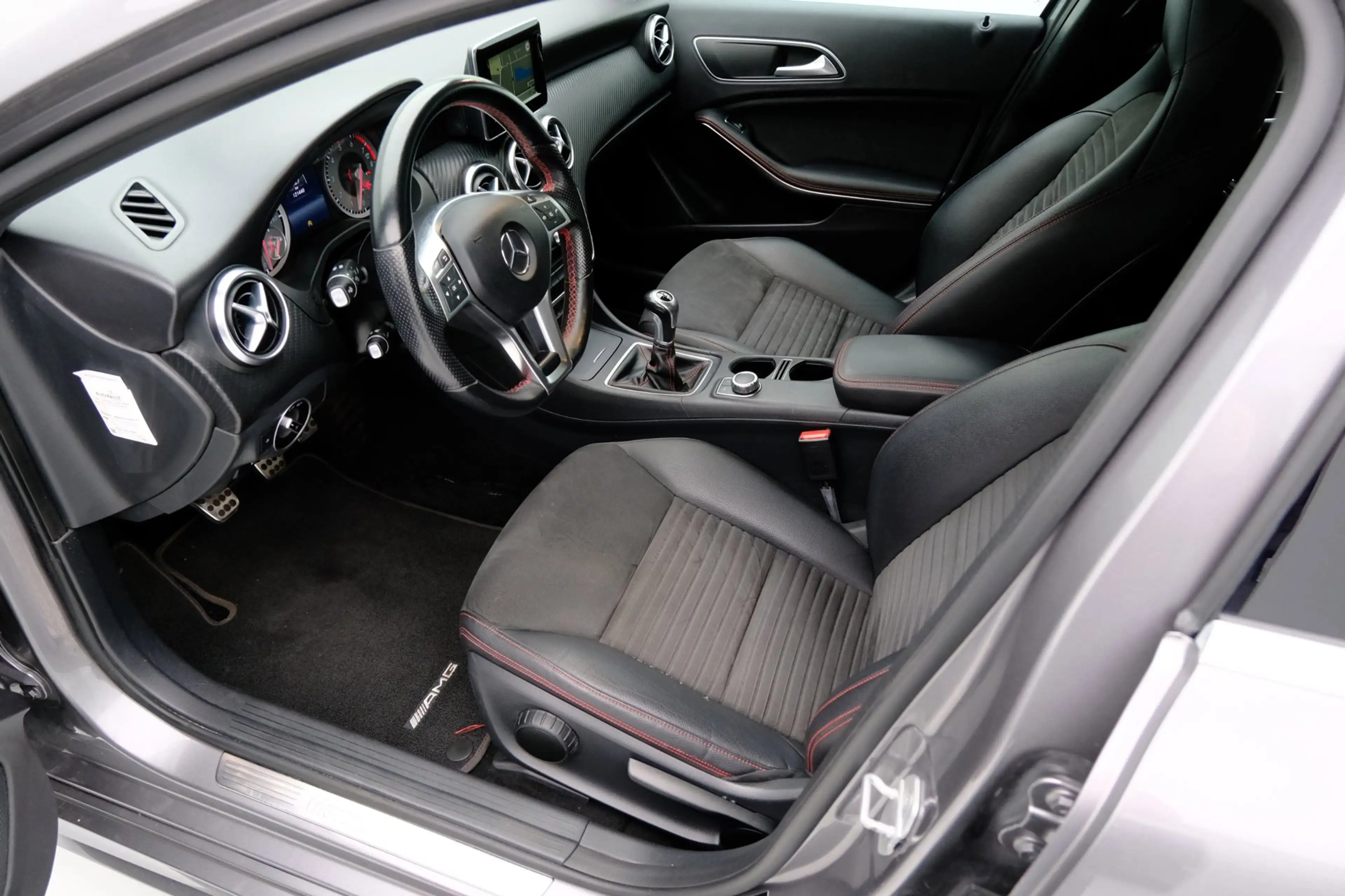 Mercedes-Benz A 180 Ambition AMG Xenon|Leder-Alcantara — photo 2
