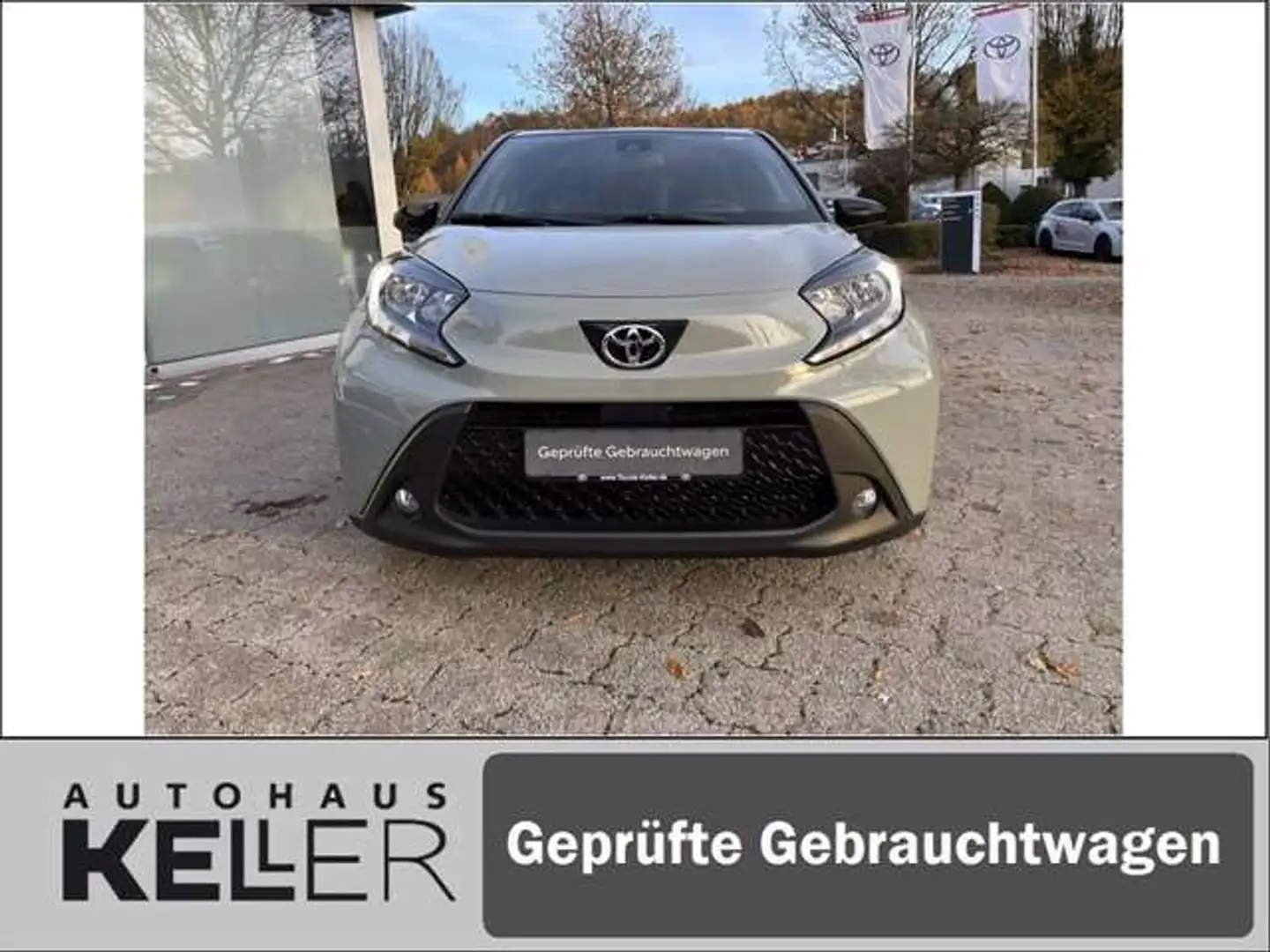 Toyota Aygo X Teamplayer Grau - 2