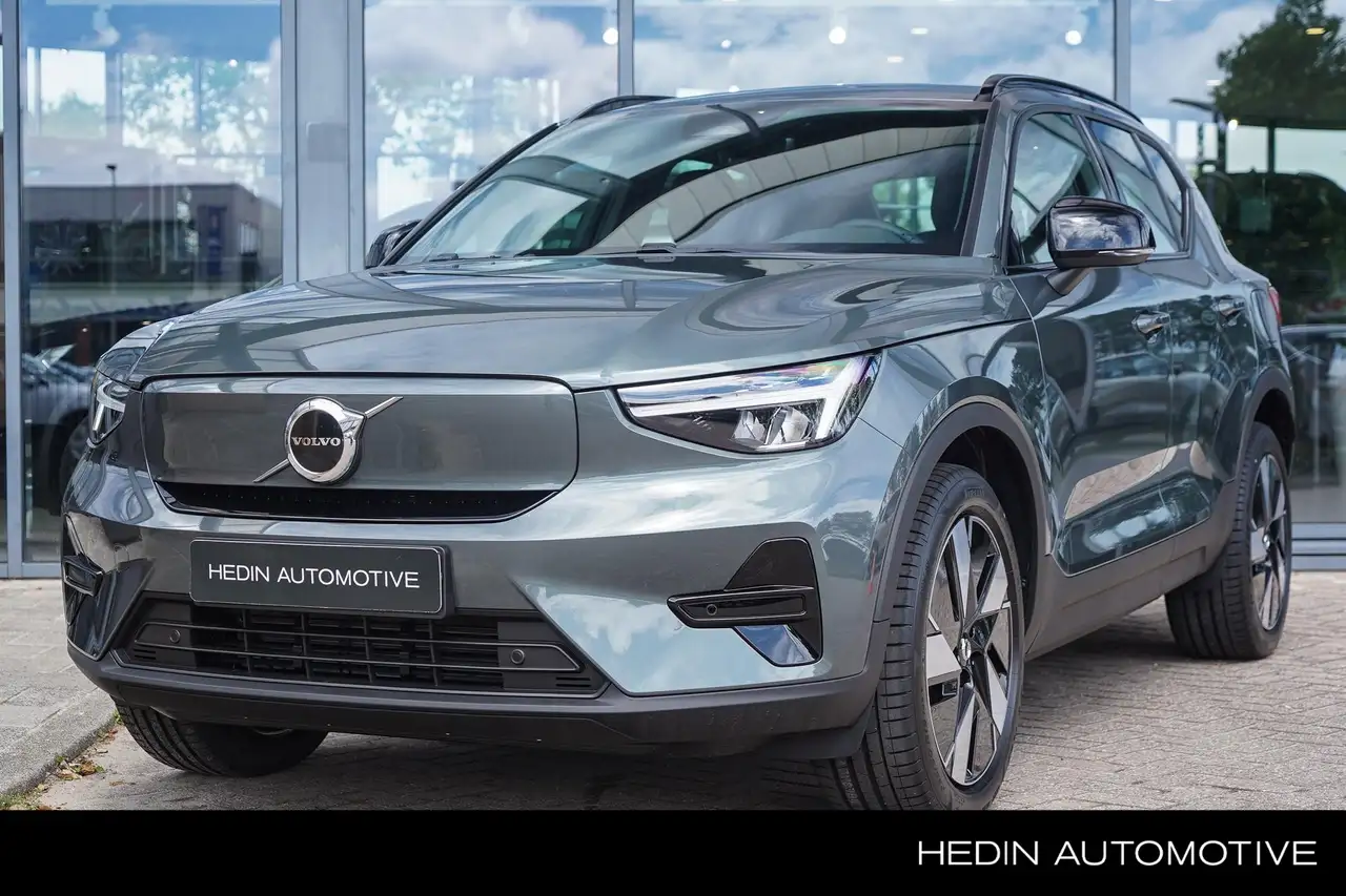 Volvo EX40 2026