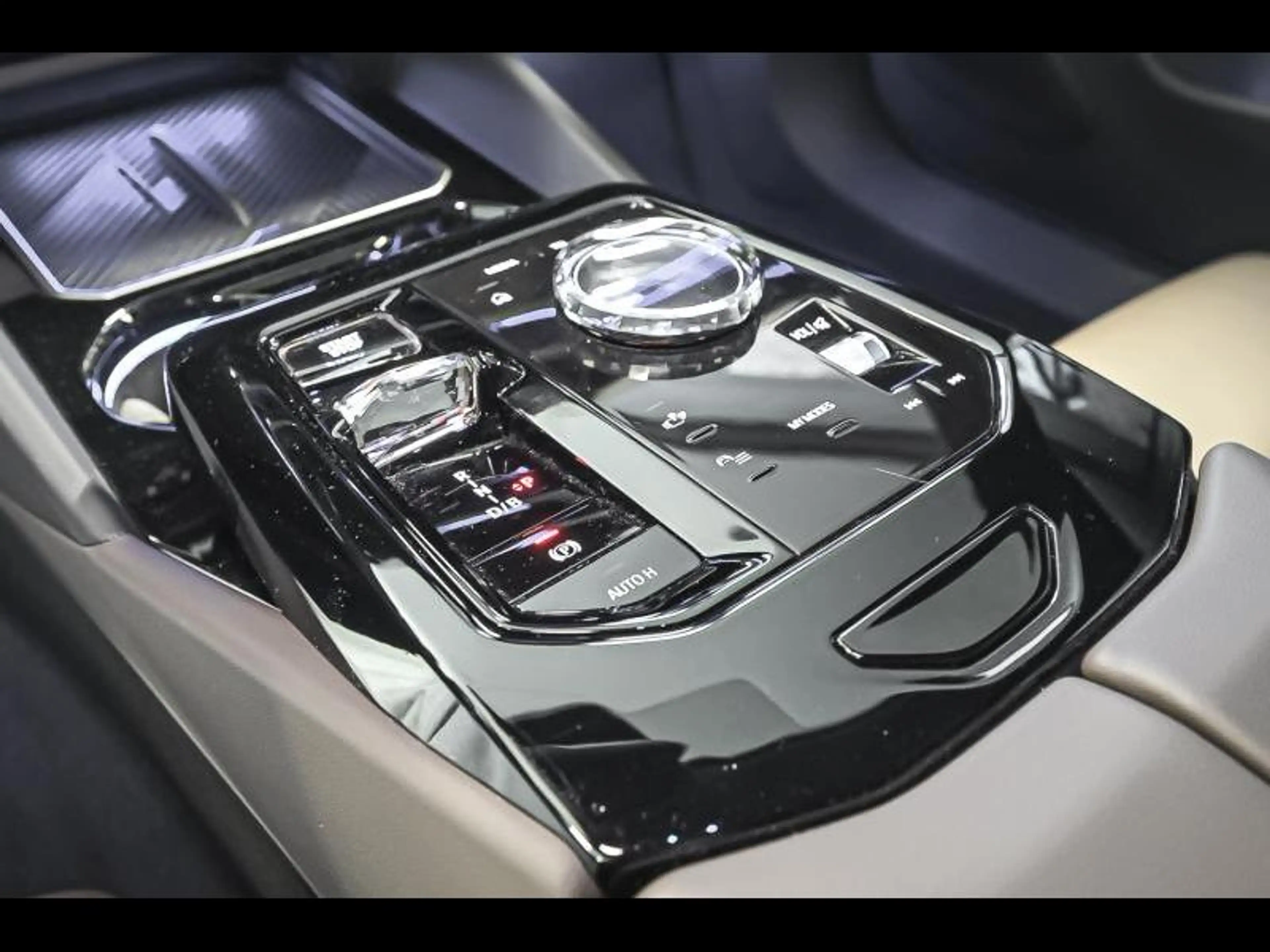BMW i5 eDrive40 Berline - M Sport PRO — photo 9
