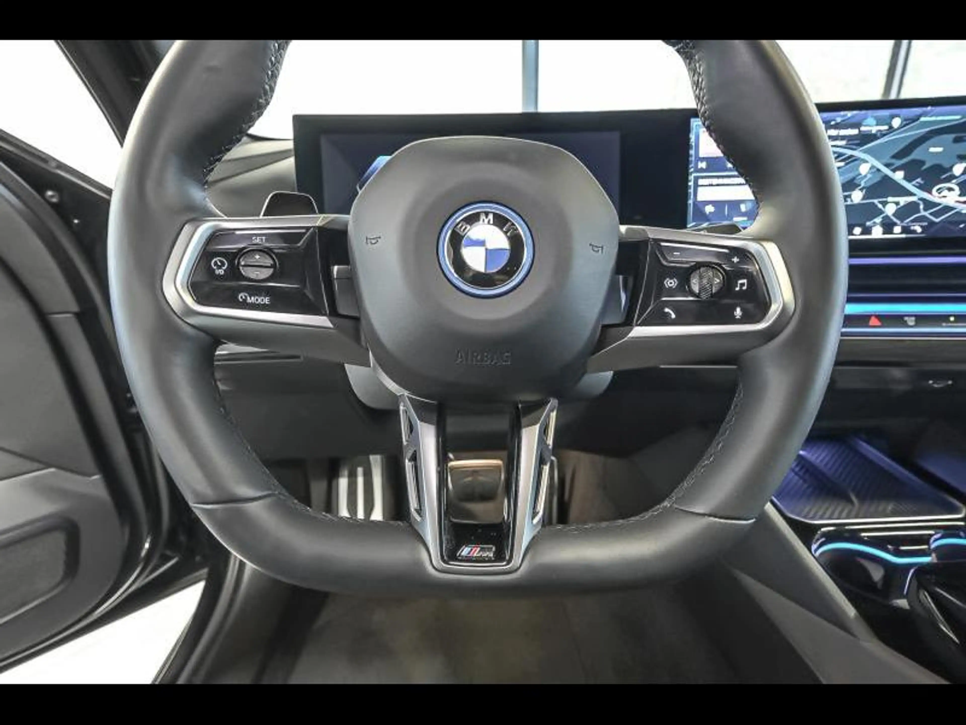 BMW i5 eDrive40 Berline - M Sport PRO — photo 7