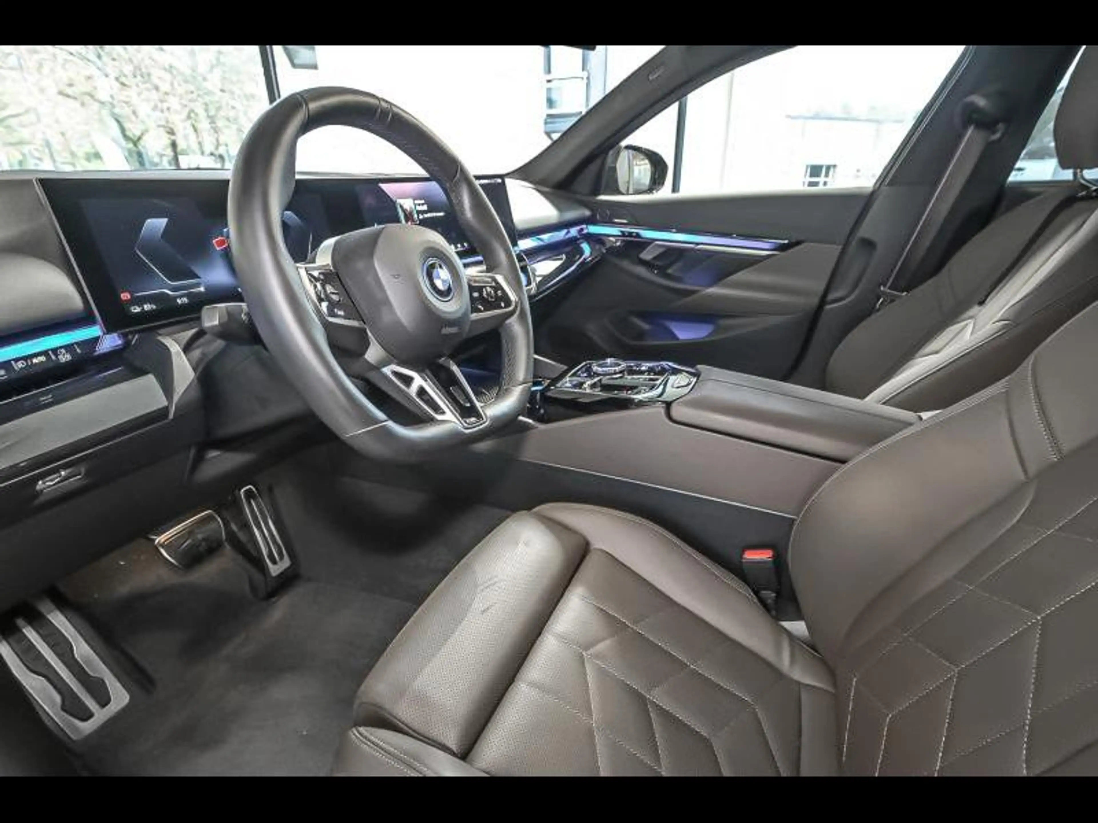BMW i5 eDrive40 Berline - M Sport PRO — photo 5