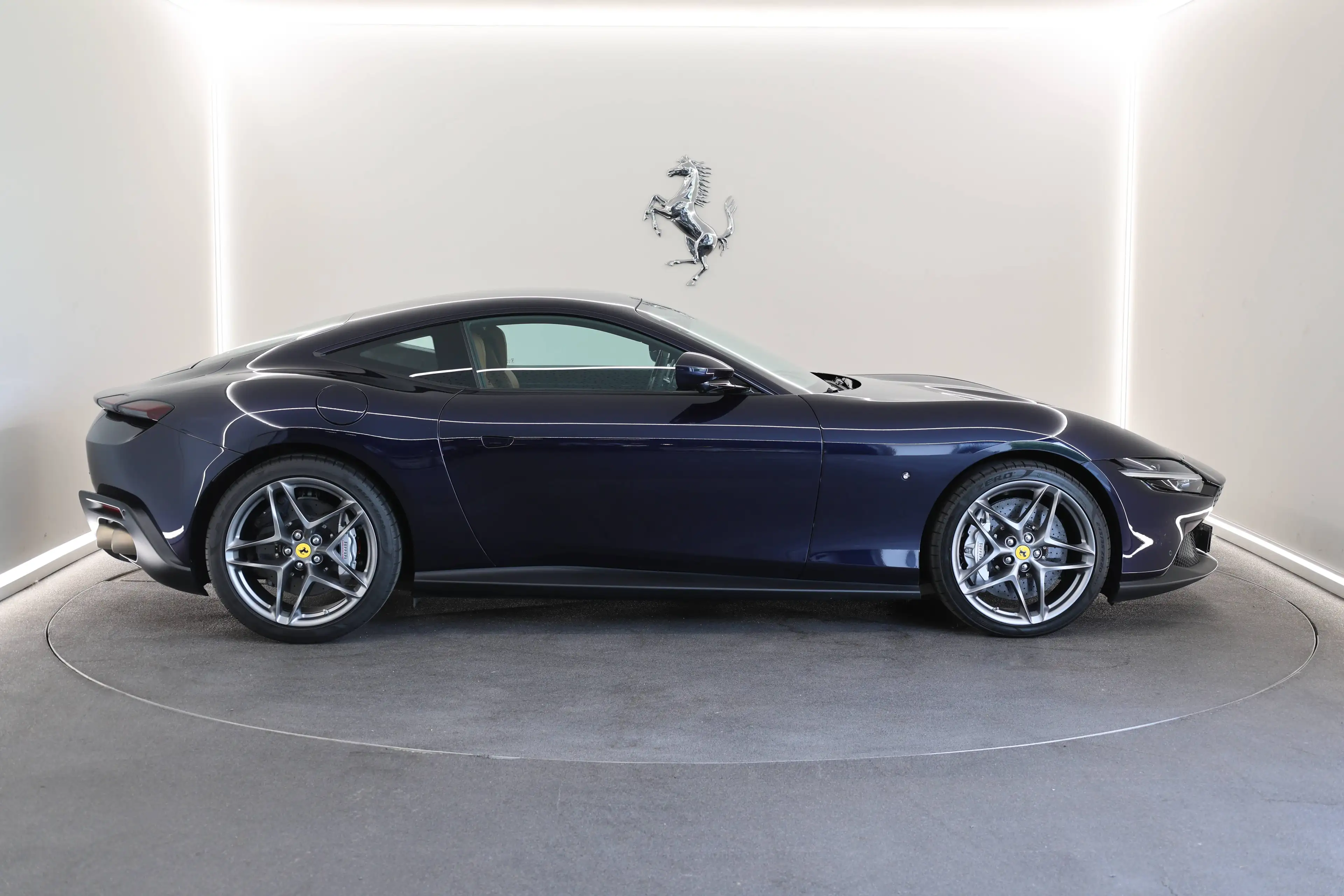 Ferrari Roma Blu America / 2 Years Ferrari Approved — photo 7