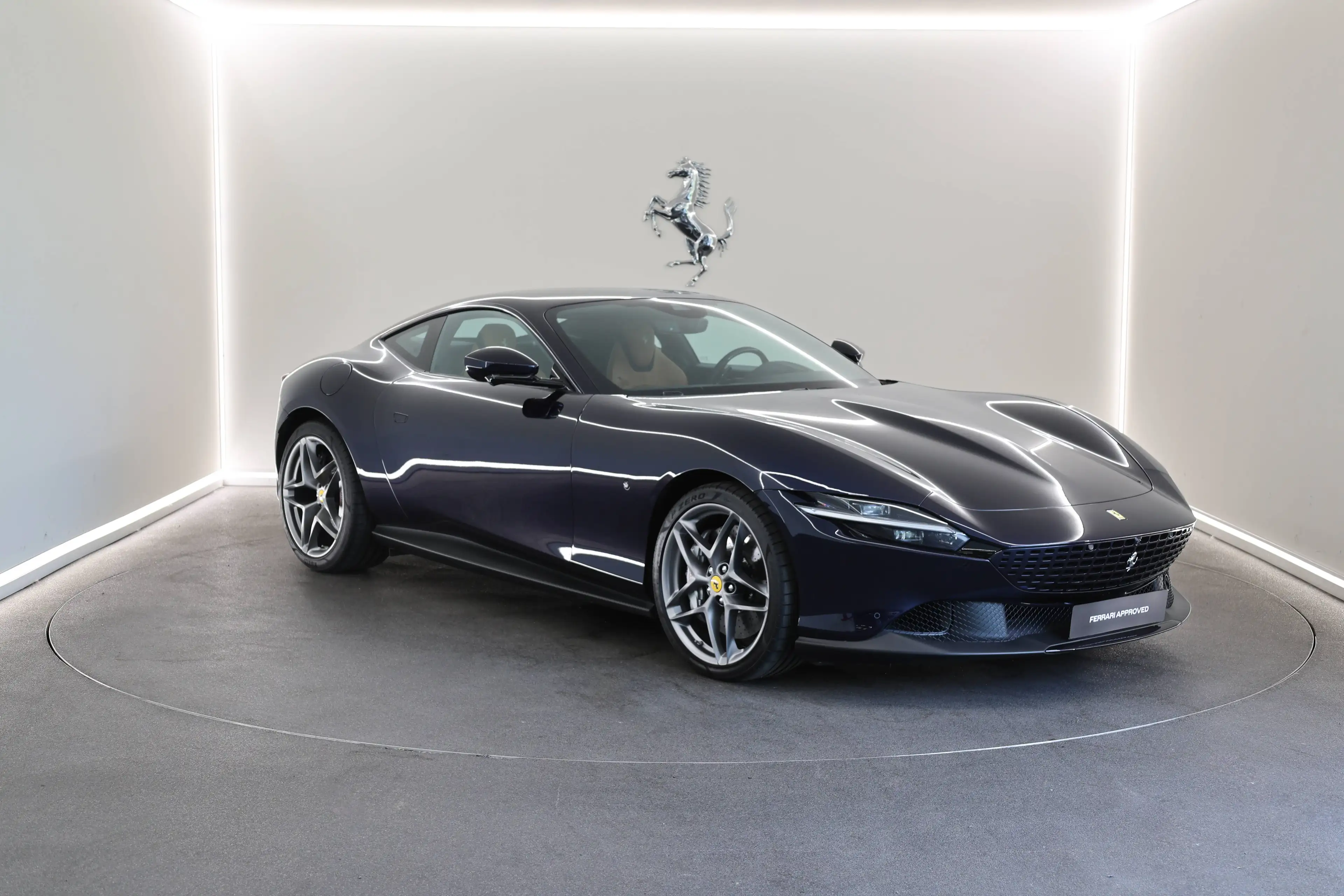 Ferrari Roma Blu America / 2 Years Ferrari Approved — photo 8