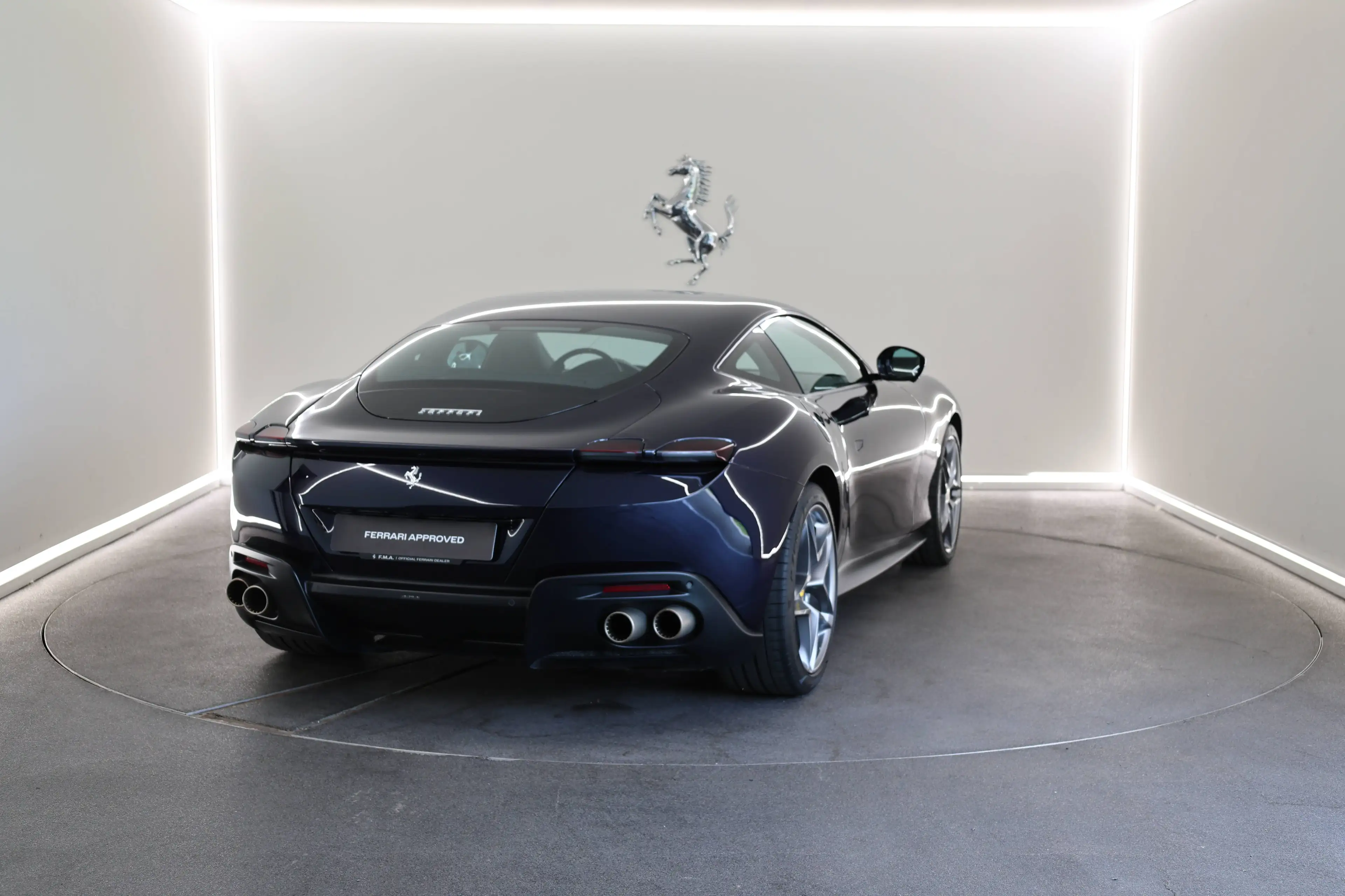 Ferrari Roma Blu America / 2 Years Ferrari Approved — photo 6