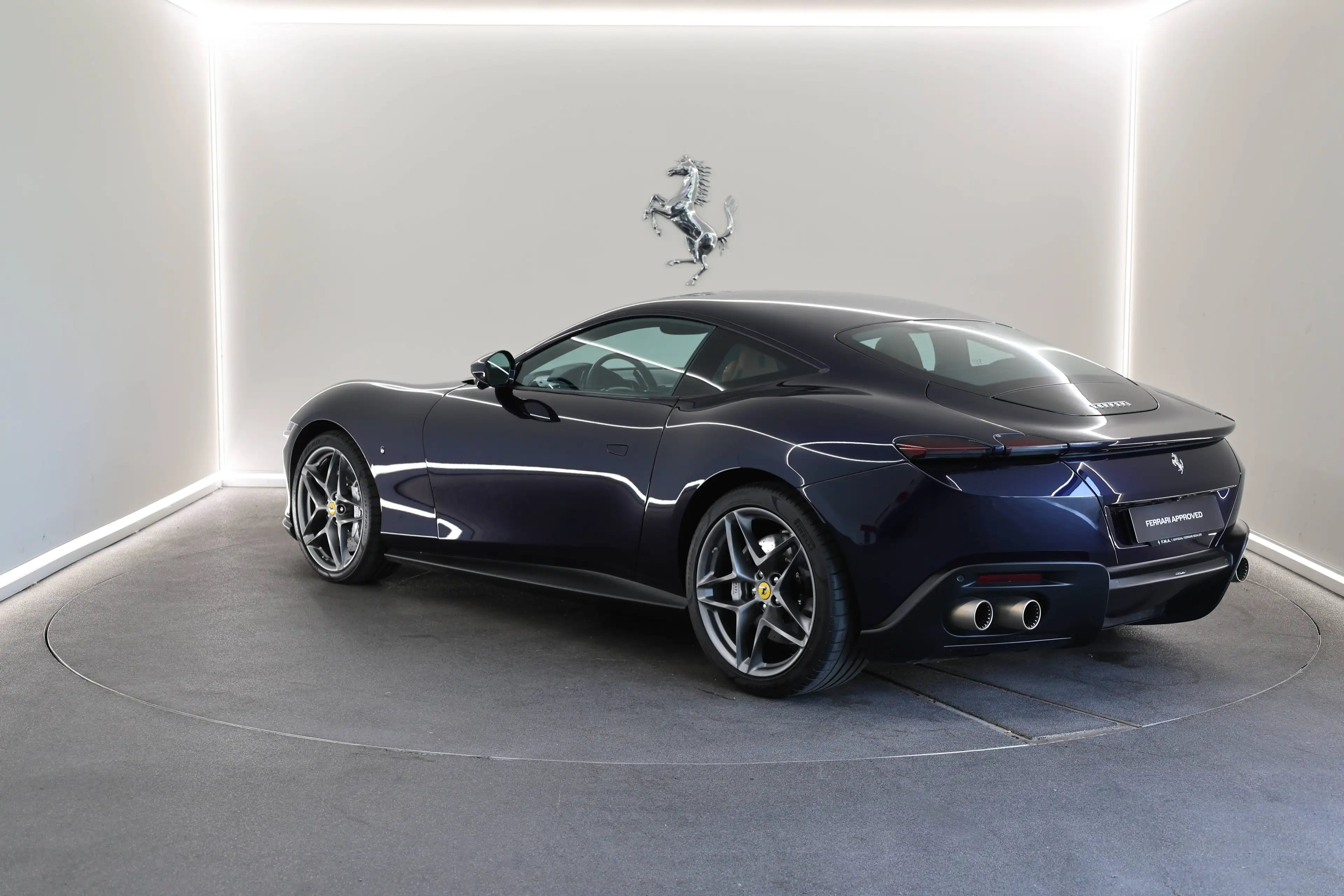 Ferrari Roma Blu America / 2 Years Ferrari Approved — photo 4