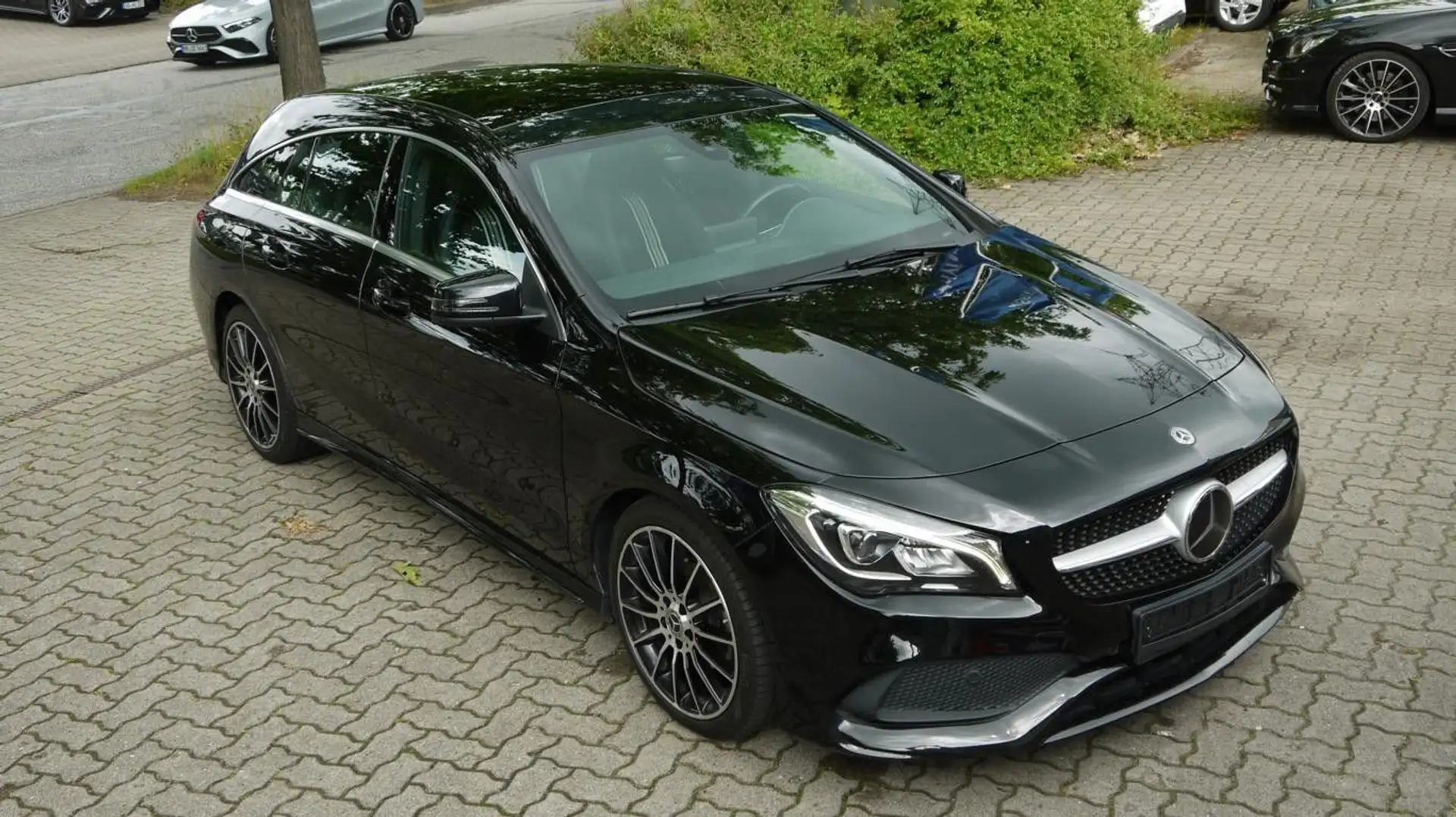 Mercedes-Benz CLA 200 CLA -Klasse Shooting Brake CLA 200 Schwarz - 2