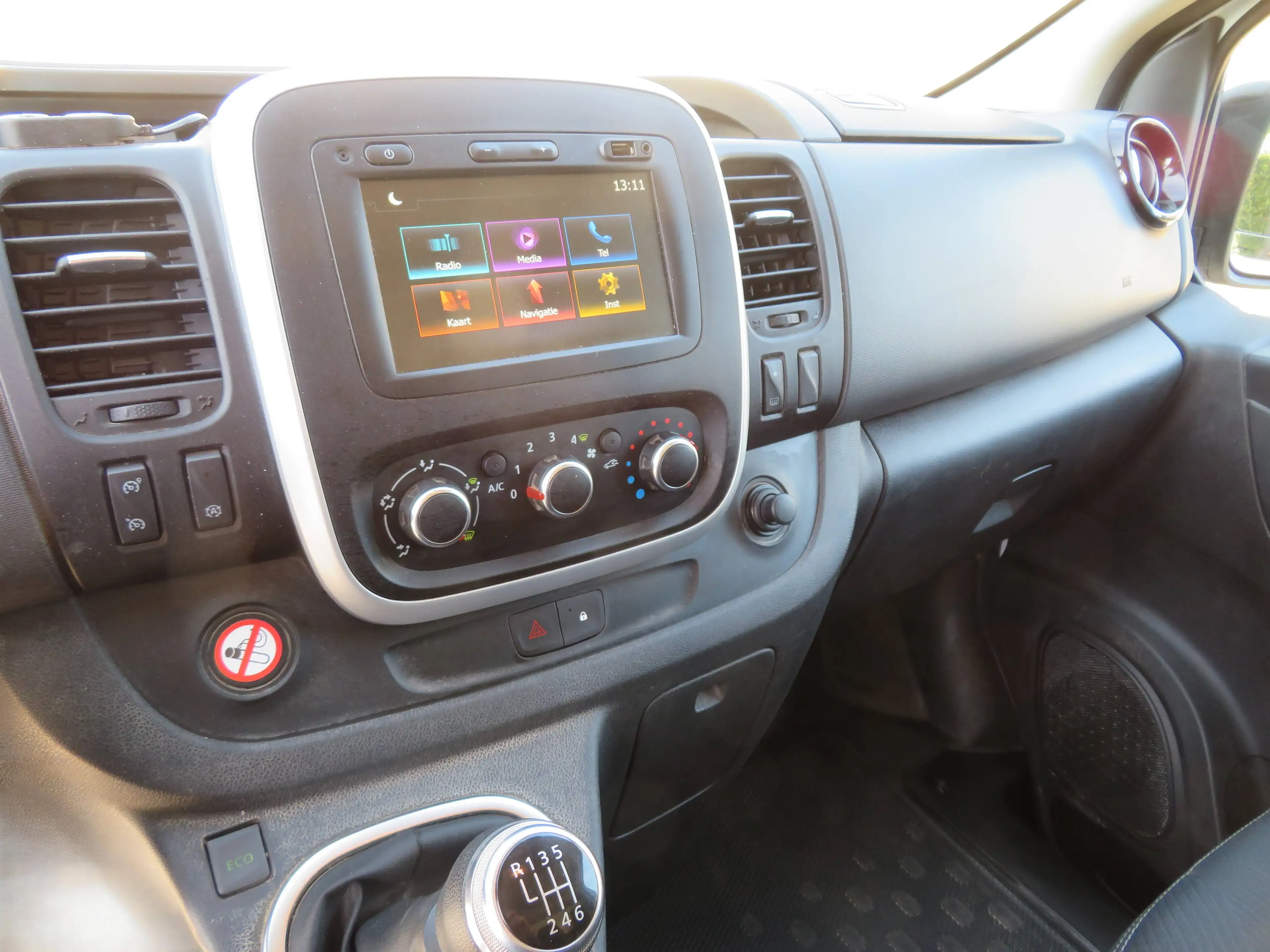 Renault Trafic 2.0dCi - L1H1 — photo 12