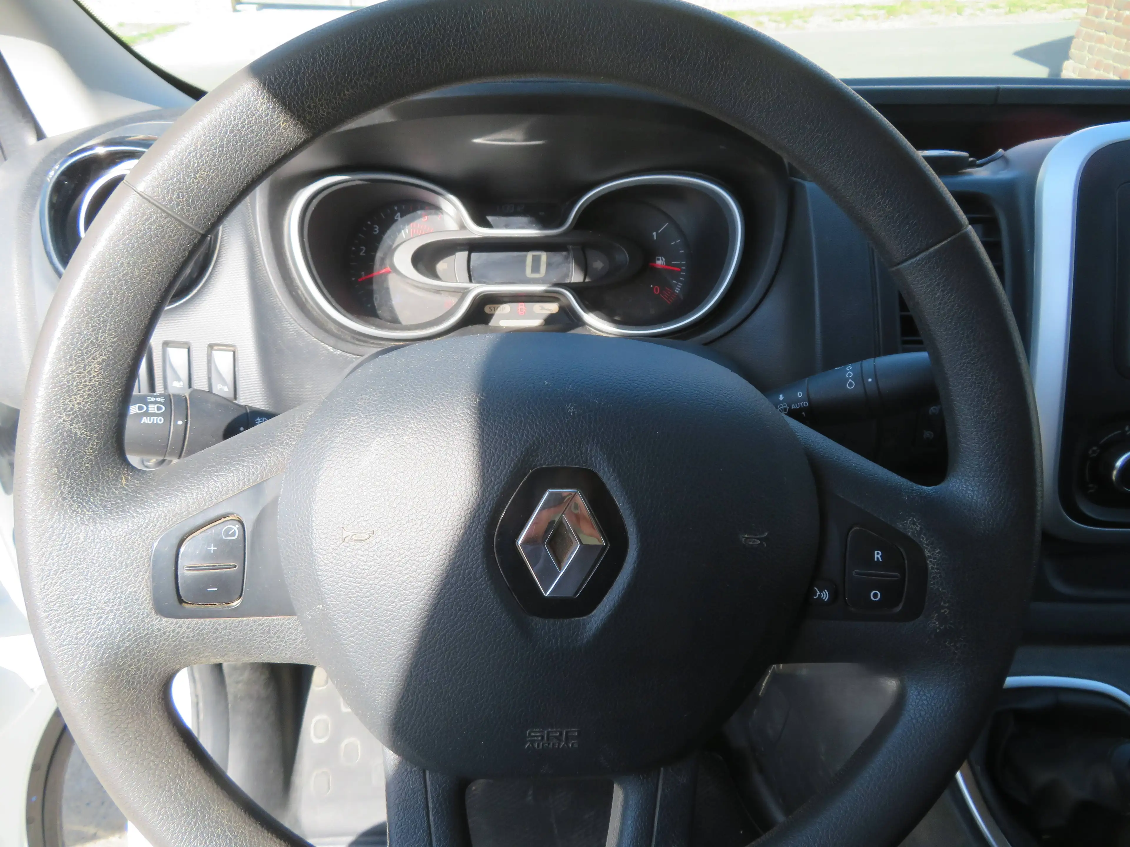 Renault Trafic 2.0dCi - L1H1 — photo 14