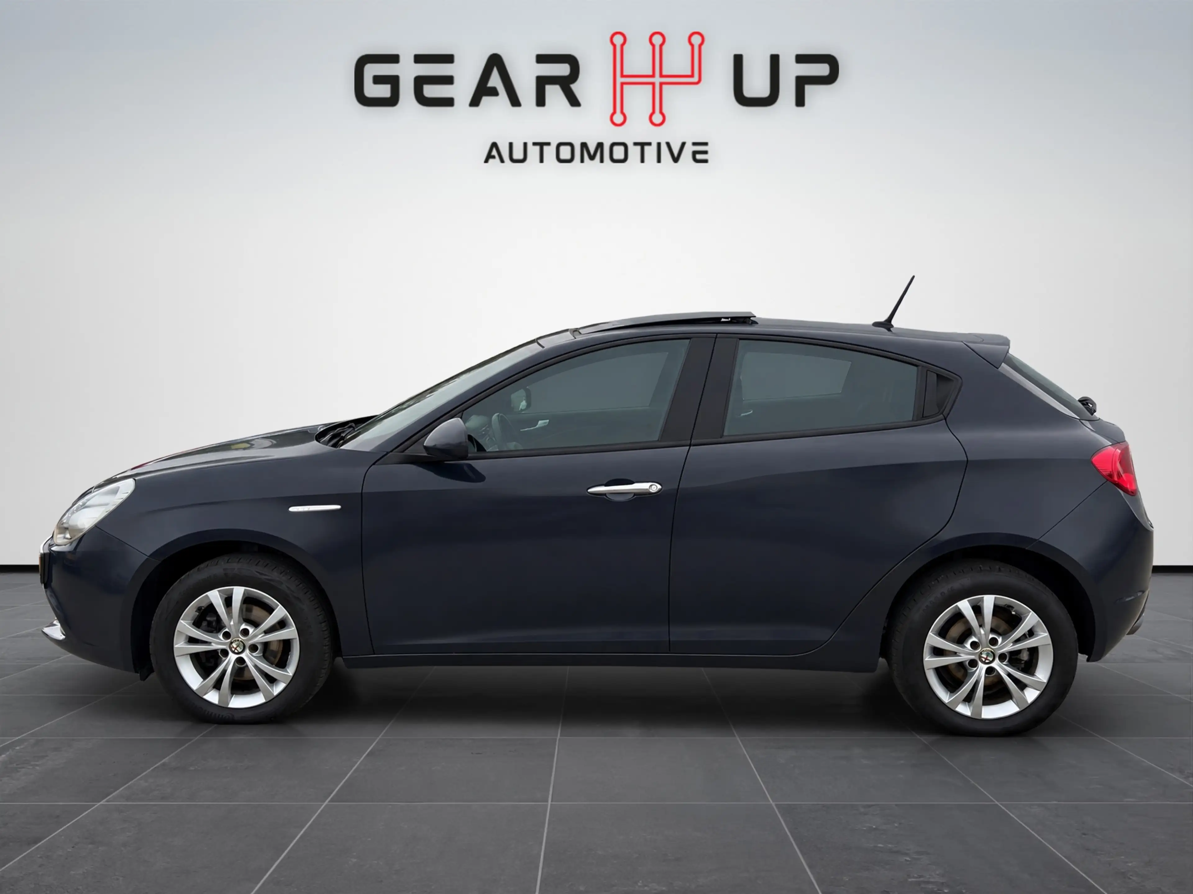 Alfa Romeo Giulietta 1.4 T PANO|NAVI|CRUISE|PARK.S|LM|CARPASS| — photo 2