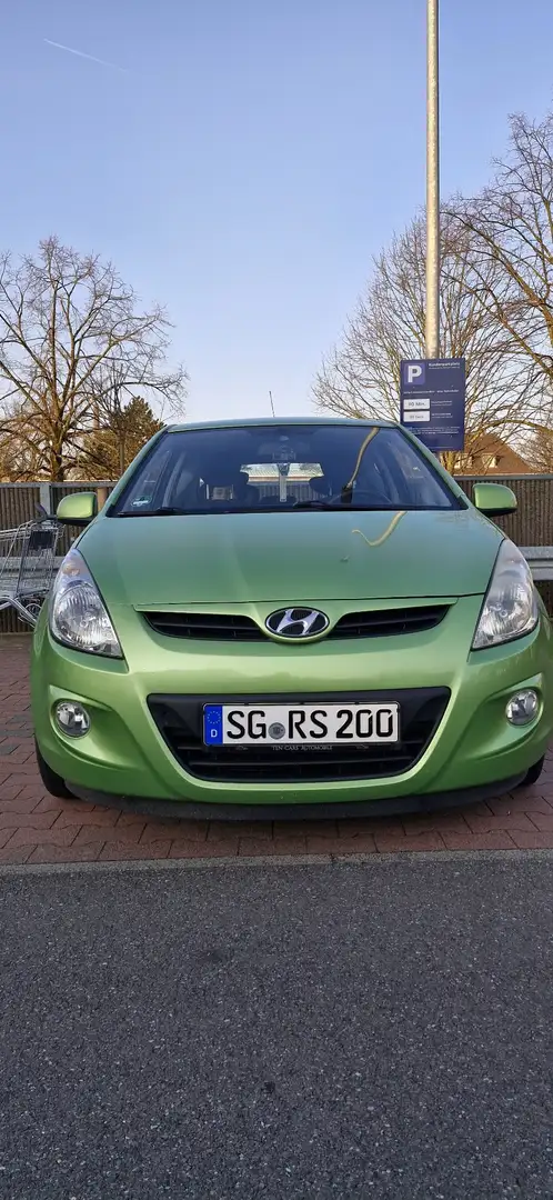 Hyundai i20 1.4 Style TÜV 05.27 Grün - 1
