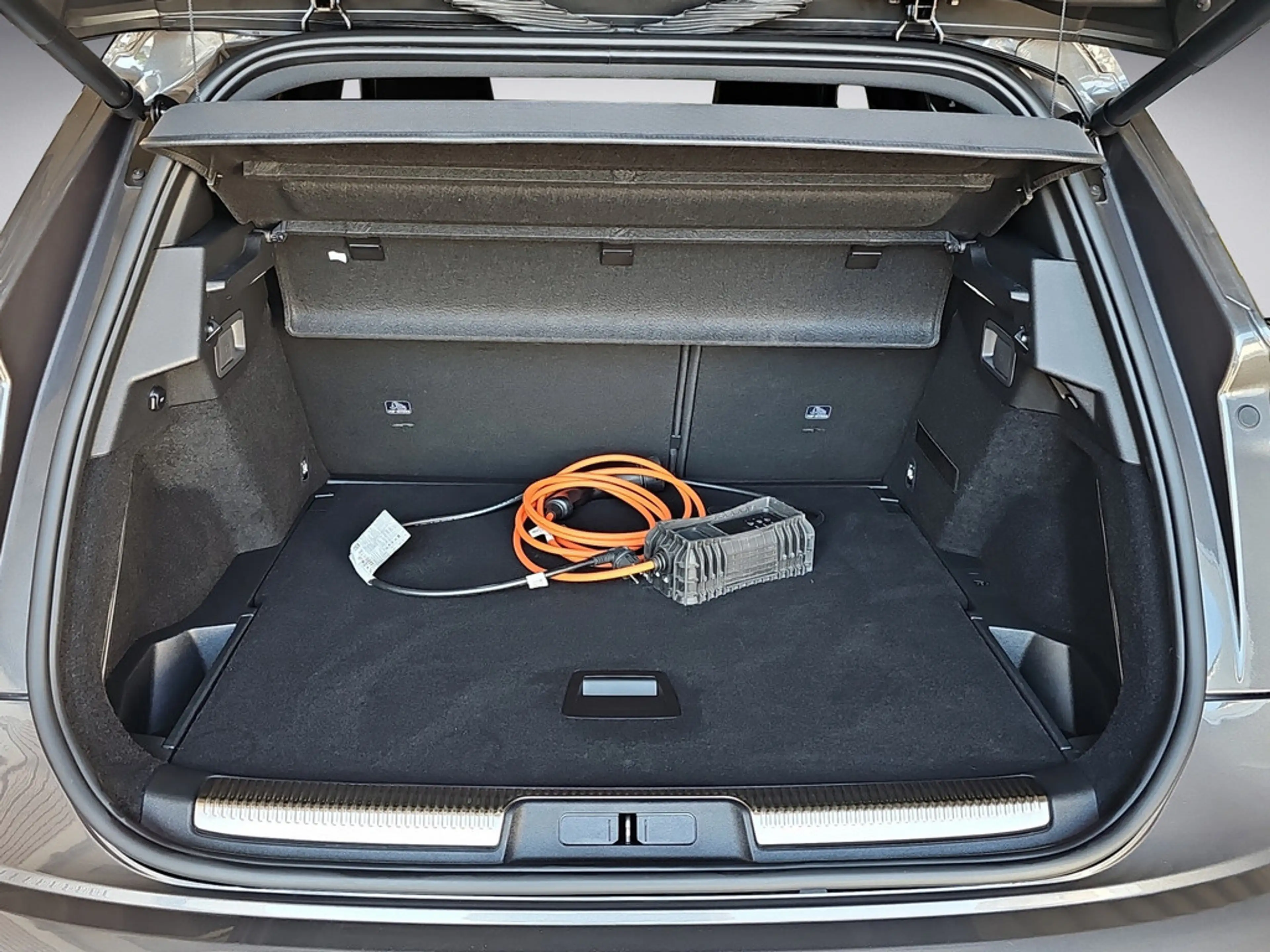 DS Automobiles DS 7 E-Tense 225 Performance Line + PDC SHZ — photo 15