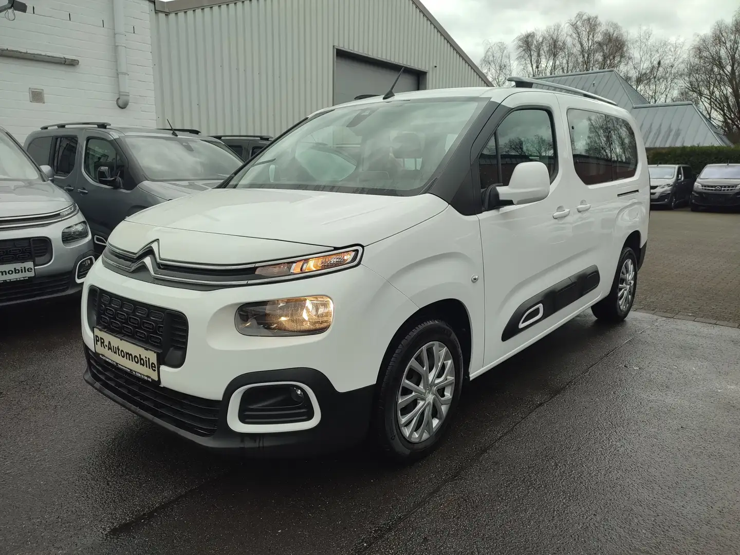 Citroen Berlingo XL BlueHDi 130 Klimaaut/Navi/PDC/7 Sitze Weiß - 1