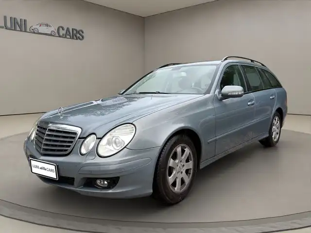 Mercedes-Benz E 320 T-Modell Aut. / Leder / el. SD / TÜV 01.28