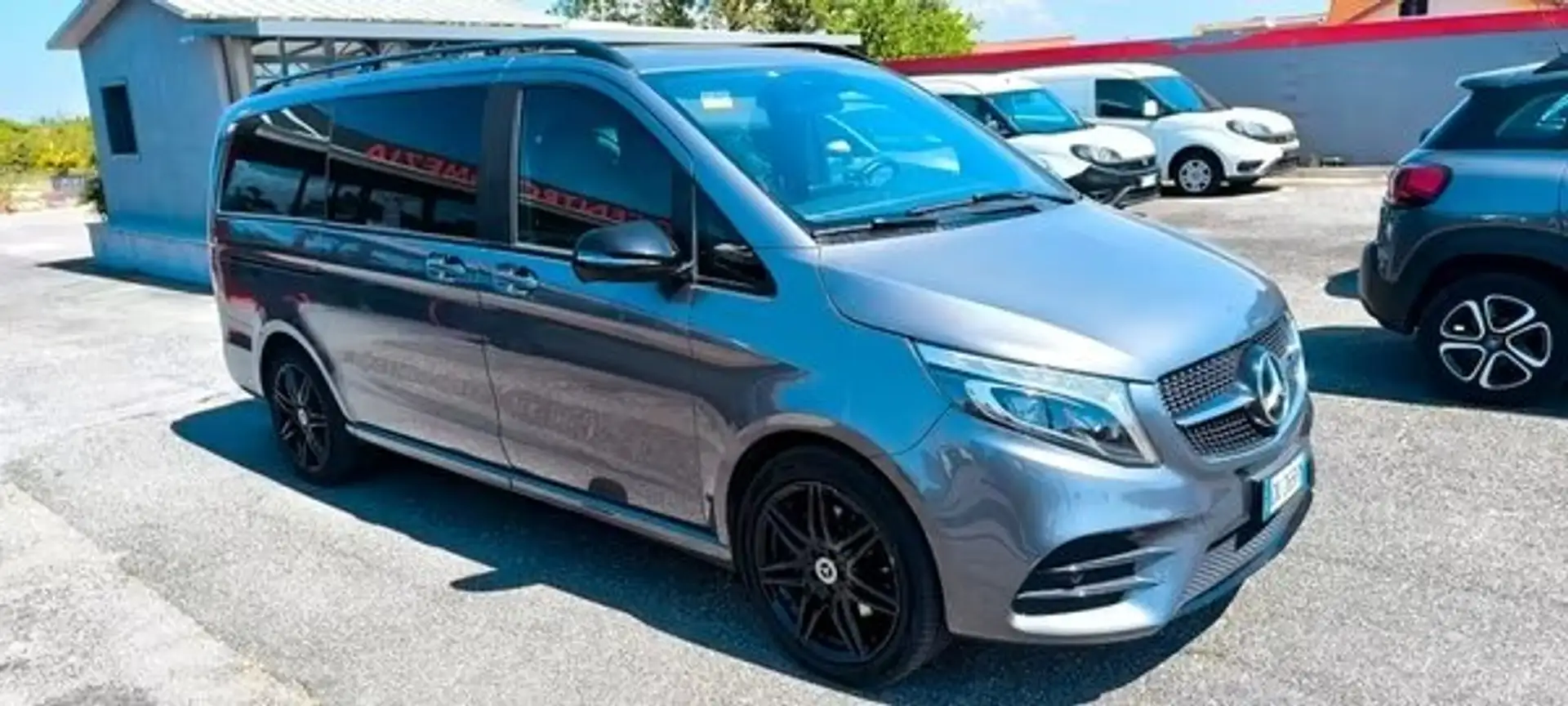 Mercedes-Benz V Classe V - W447 2019 Long Long 300 d Premium auto Grigio - 1