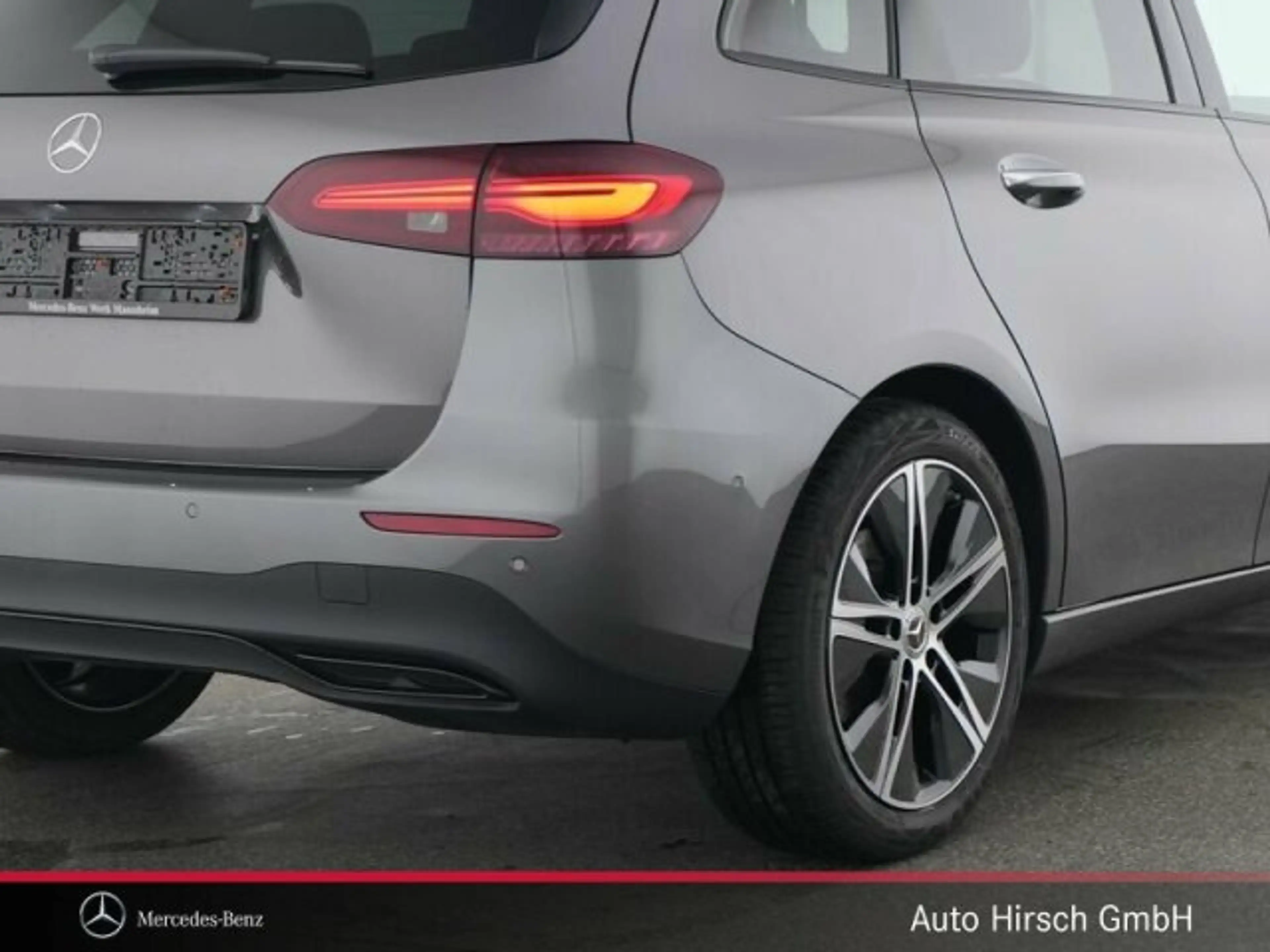 Mercedes-Benz B 220 B 220 d DISTRONIC+AHK+360°+KEYLESS-GO+Night-Pake — photo 4