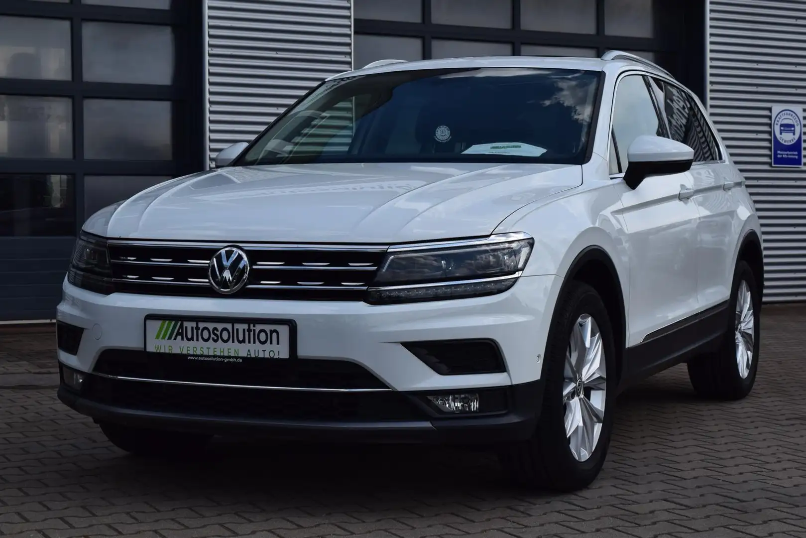 Volkswagen Tiguan Highline 2.0 TDI*LED*PANO*KAM*EL.HECKKLA* Weiß - 1