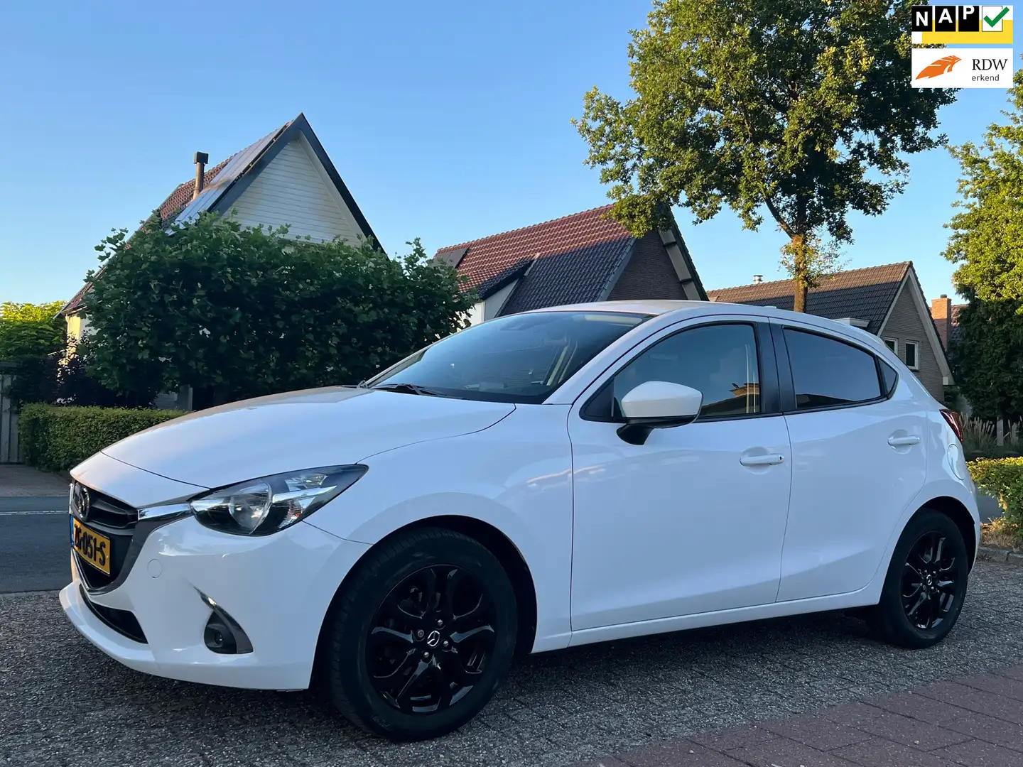 Mazda 2 1.5 Skyactiv-G Sport Selected NL-AUTO-NAP. Wit - 1