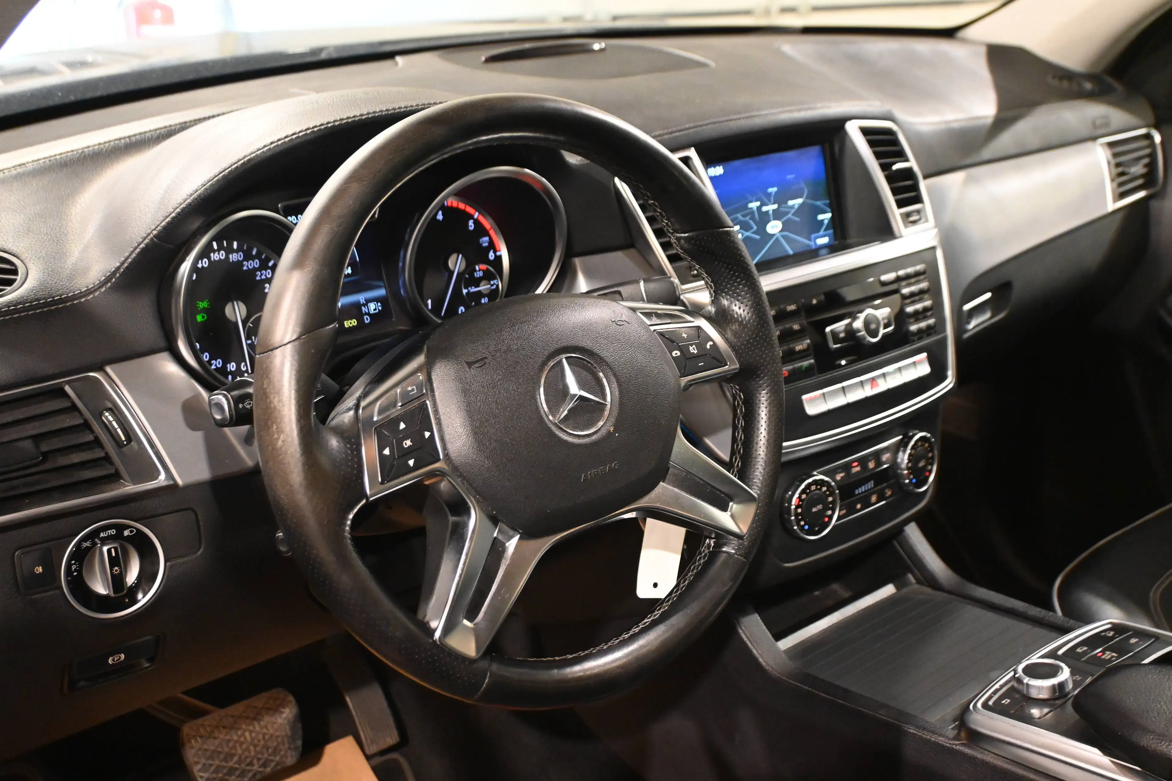 Mercedes-Benz GL 350 GL350 BLUE TEC 4-MATIC / EURO 6b / 7 SEATS / 7 PLAATS / 7 SITZE / FULL FULL SERVICE MB !! — photo 15