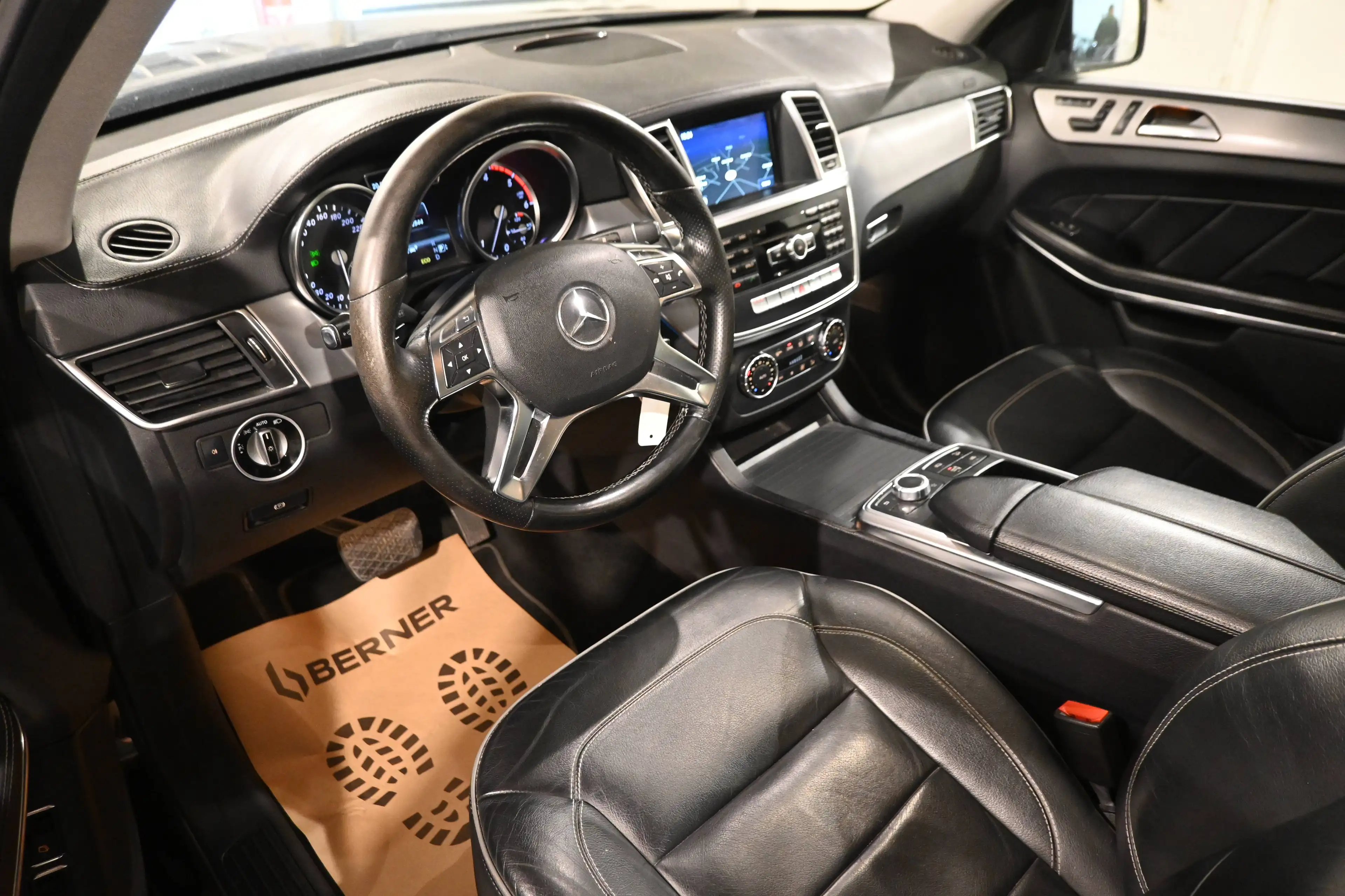Mercedes-Benz GL 350 GL350 BLUE TEC 4-MATIC / EURO 6b / 7 SEATS / 7 PLAATS / 7 SITZE / FULL FULL SERVICE MB !! — photo 14