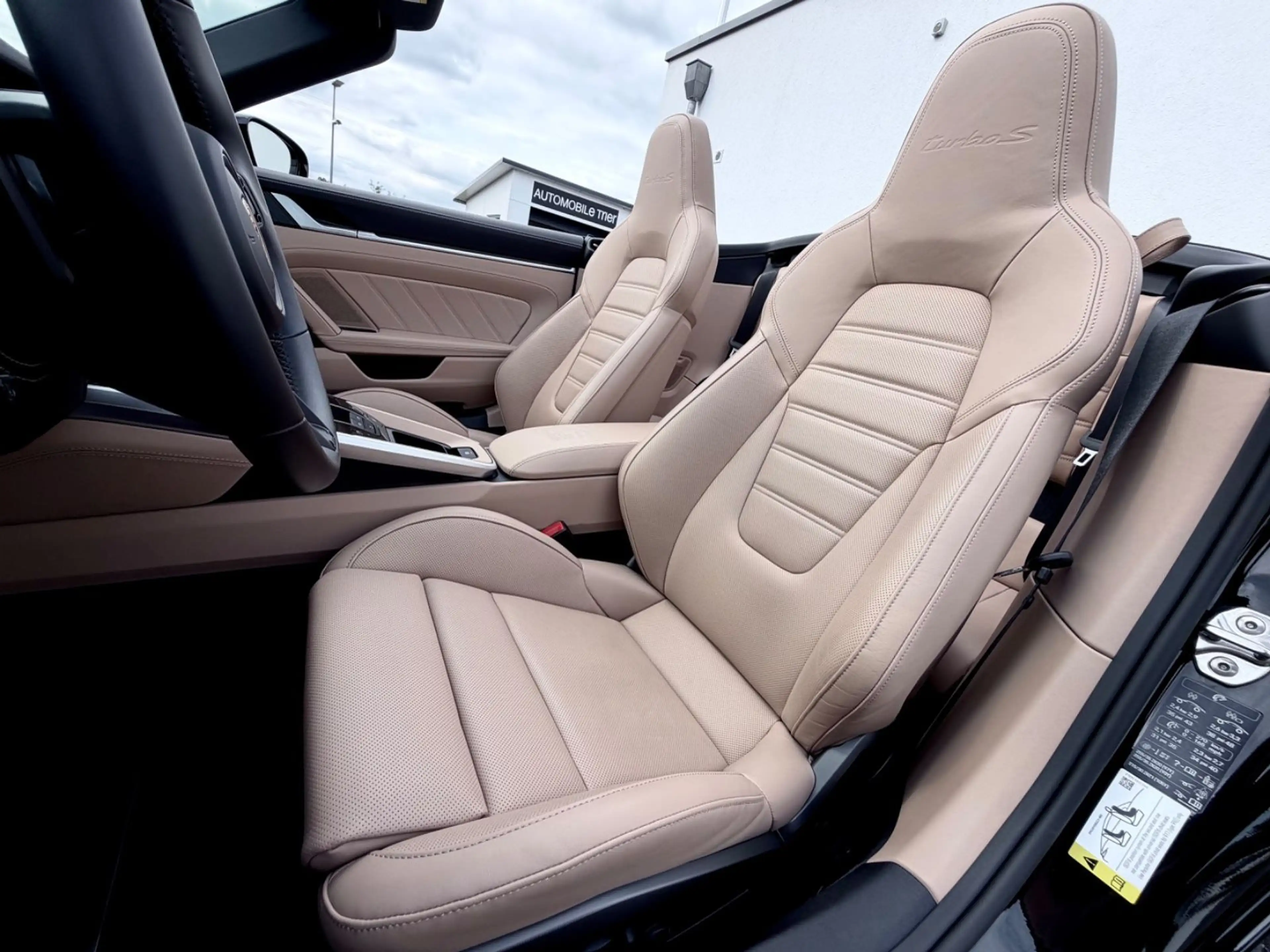 Porsche 911 Turbo S Cabriolet/LIFT/KERAMIK/BOSE/GARANTIE — photo 10