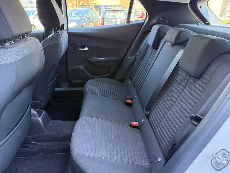 Peugeot 2008 1.2 PureTech Blue Lease Active — photo 22