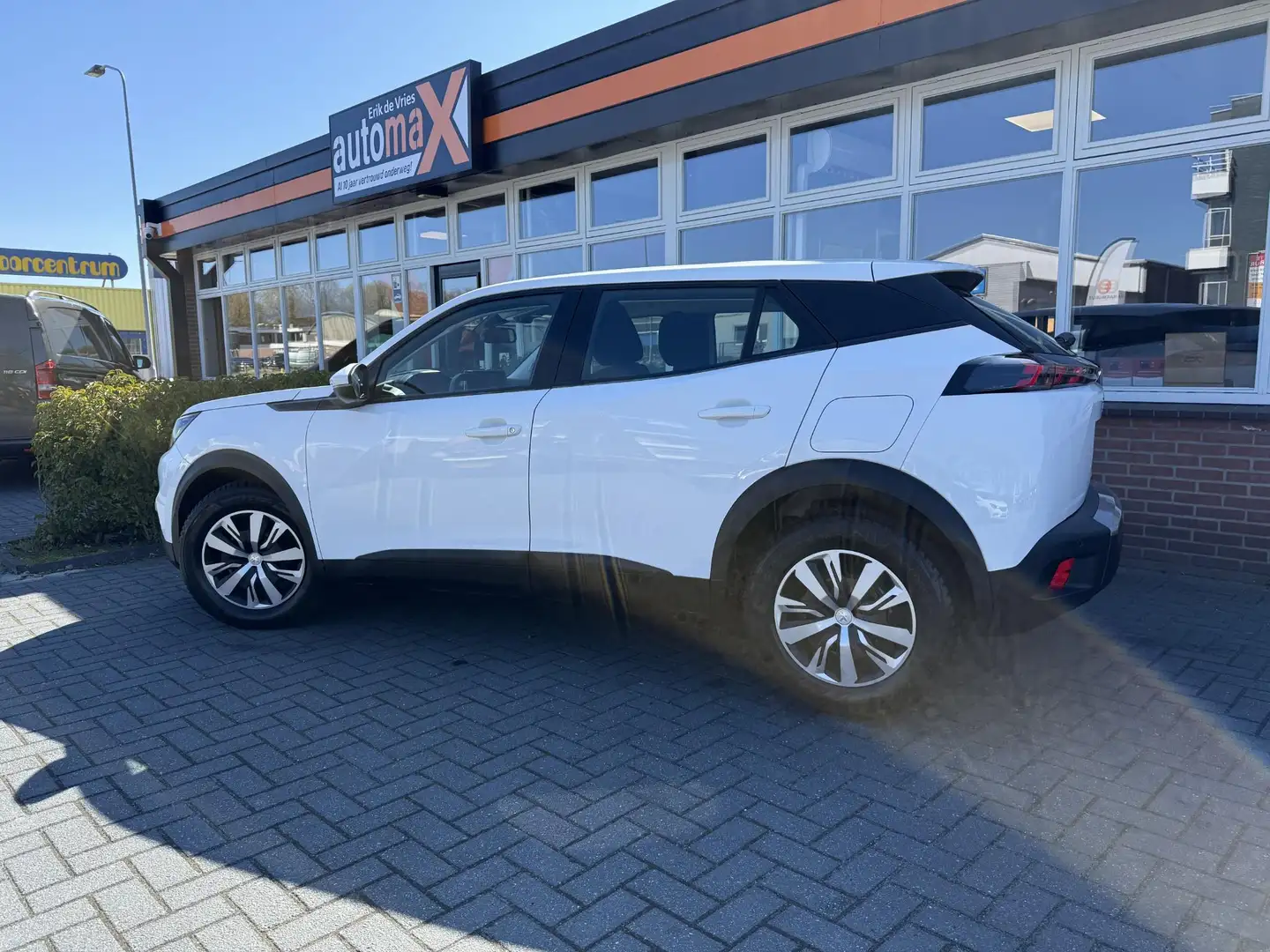 Peugeot 2008 1.2 PureTech Blue Lease Active Wit - 2