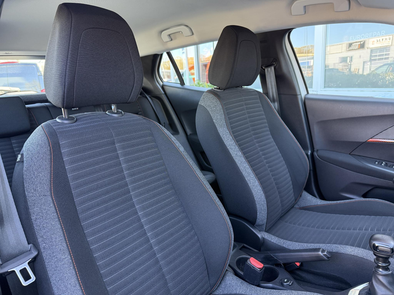 Peugeot 2008 1.2 PureTech Blue Lease Active — photo 27
