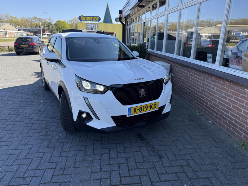 Peugeot 2008 1.2 PureTech Blue Lease Active — photo 9