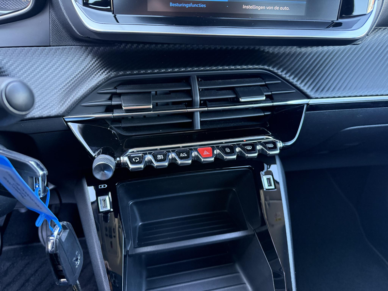 Peugeot 2008 1.2 PureTech Blue Lease Active — photo 16