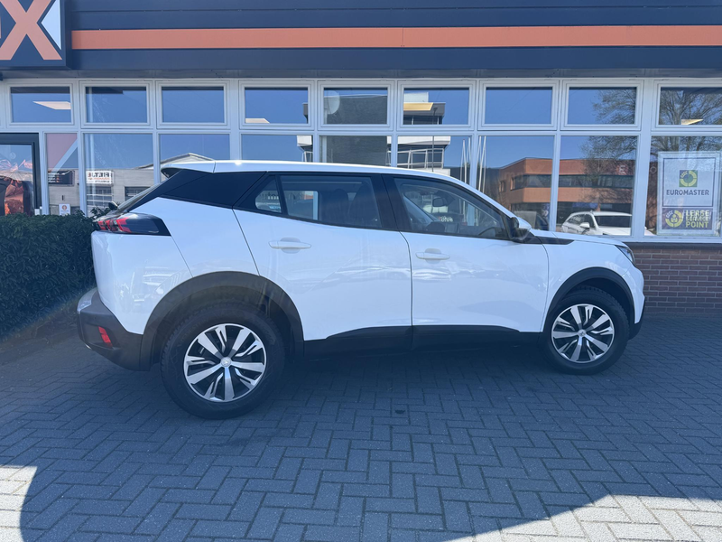 Peugeot 2008 1.2 PureTech Blue Lease Active — photo 6