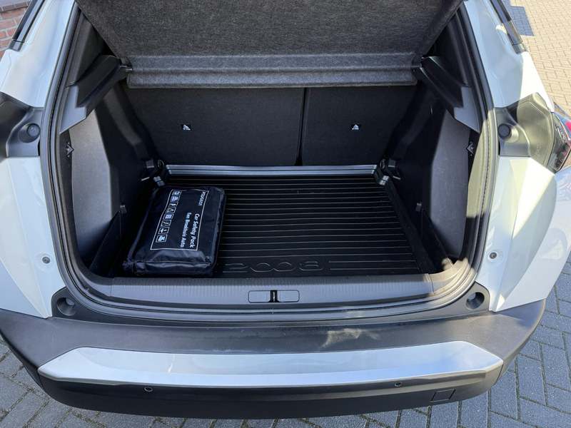 Peugeot 2008 1.2 PureTech Blue Lease Active — photo 23