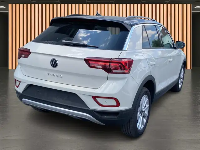 Volkswagen T-Roc view 15