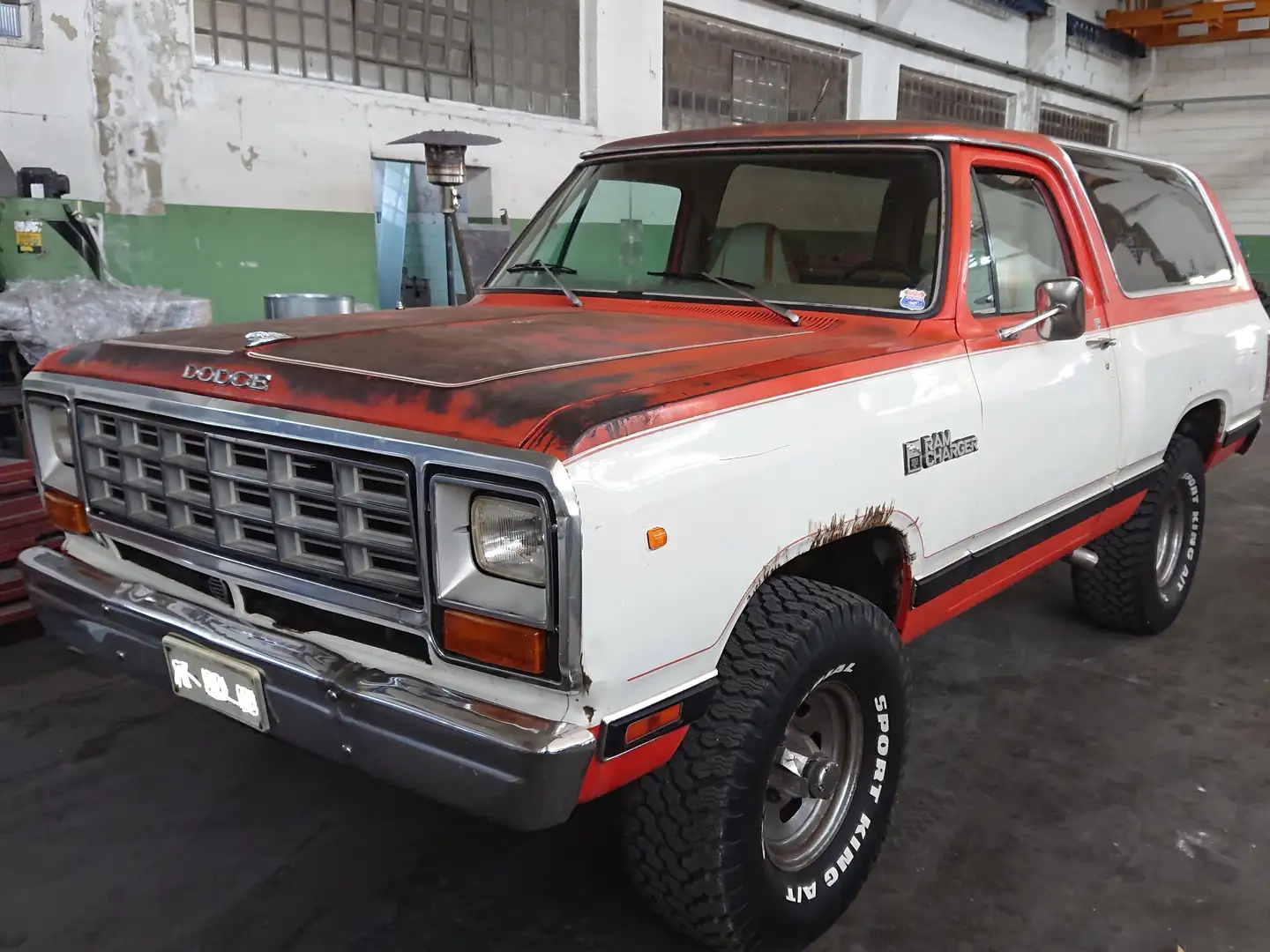 Dodge RAMCHARGER - AW 150 - ROYAL SE Білий - 1