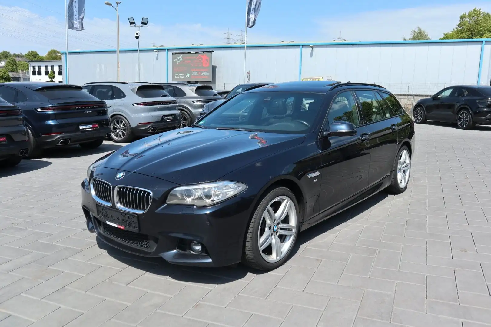 BMW 525 d Touring Aut.*M-Sportpaket*Panorama*Leder* Negro - 1